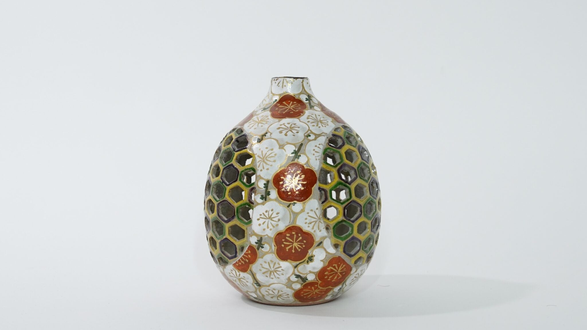 【Kiyomizu-Ware】 Traditional Handicrafts of Kyoto with a History of more than 400 Years