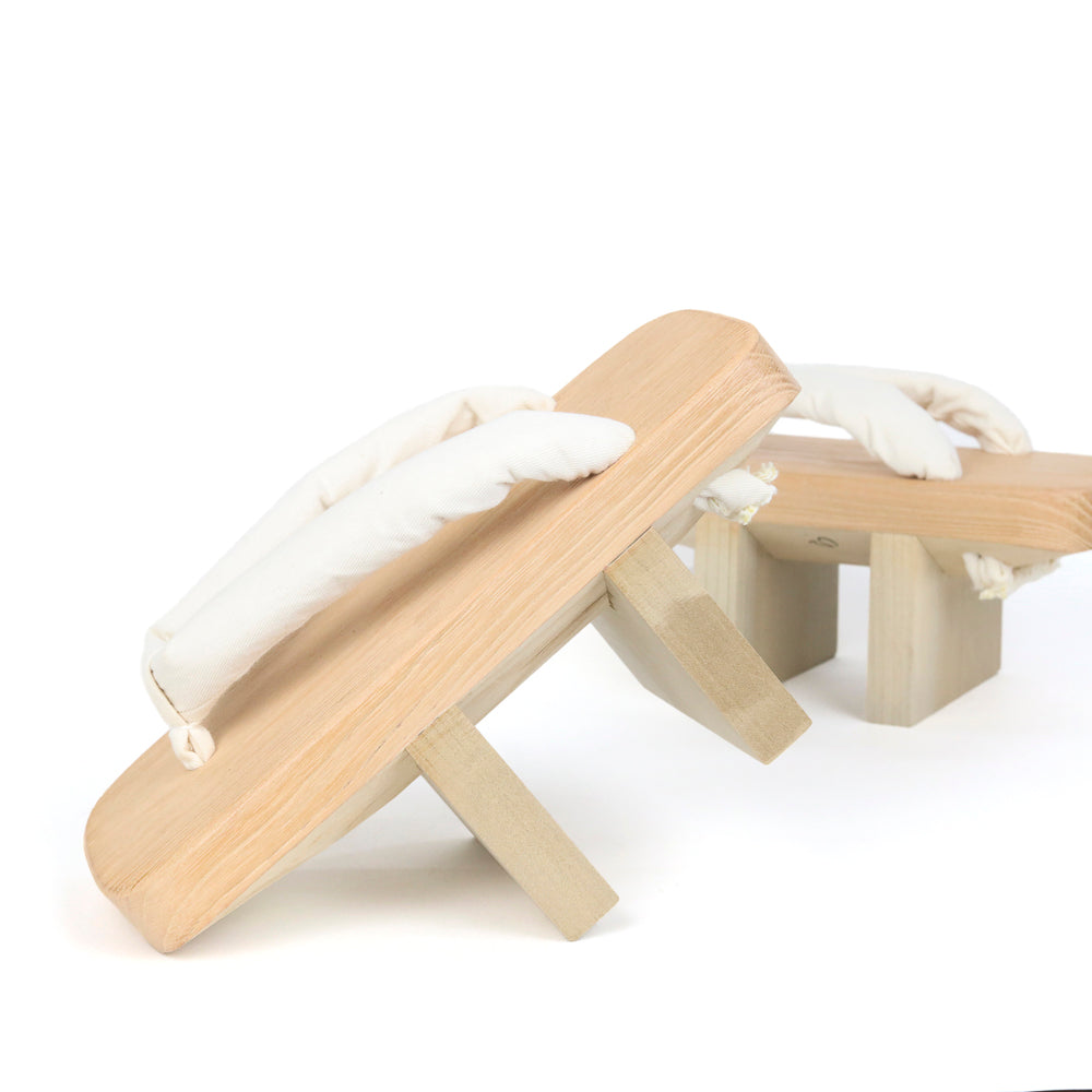 Japanische Sandalen / Weiß