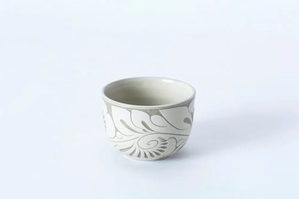 Bowl / Arabesque / White / Yachimun