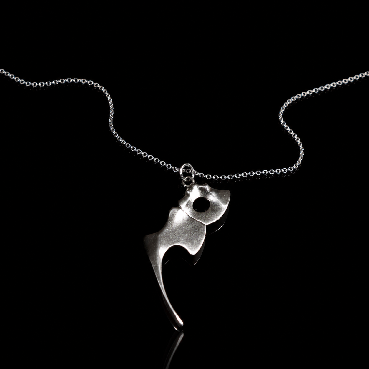 Silver Necklace / Tai-no-tai