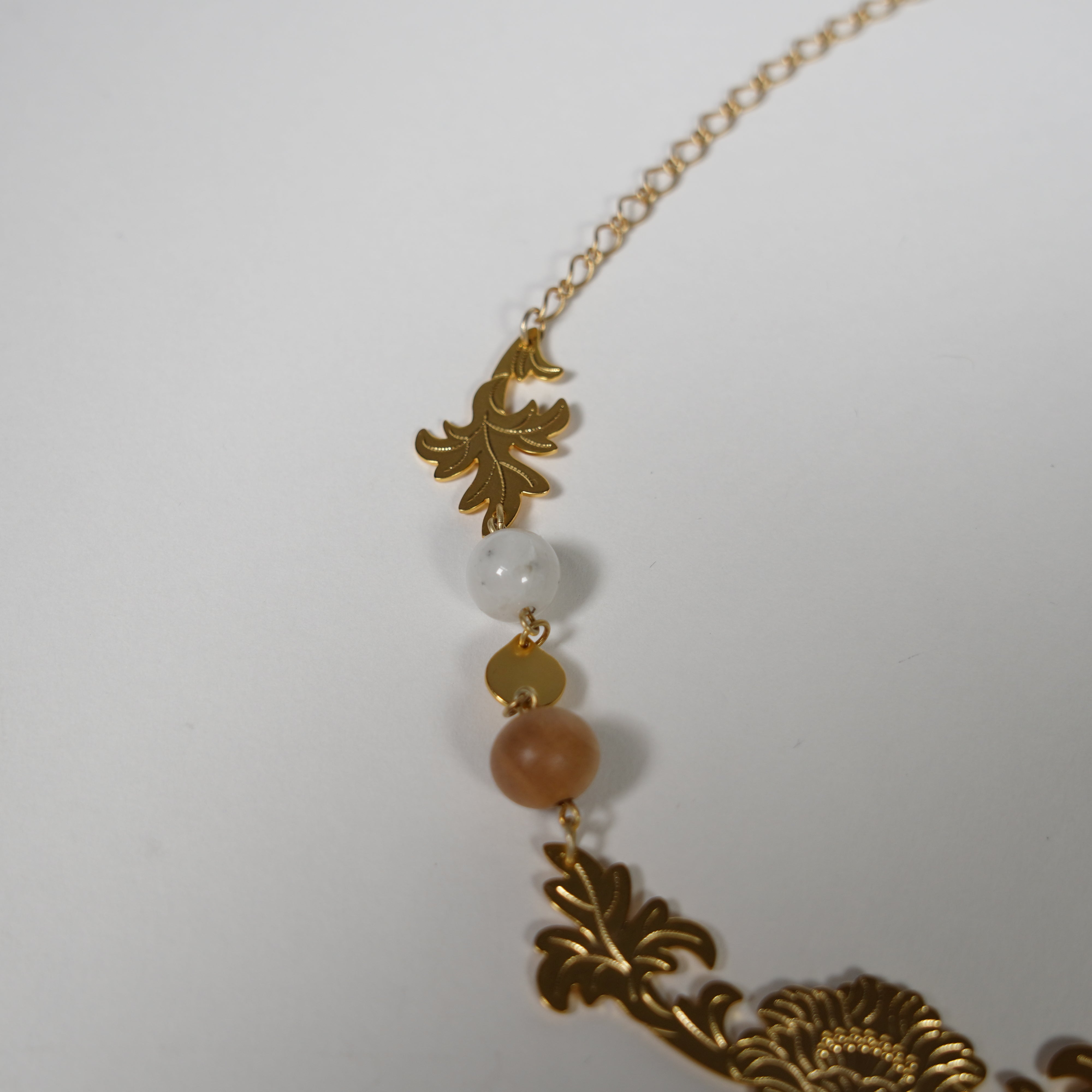 Collier / arabesque / or