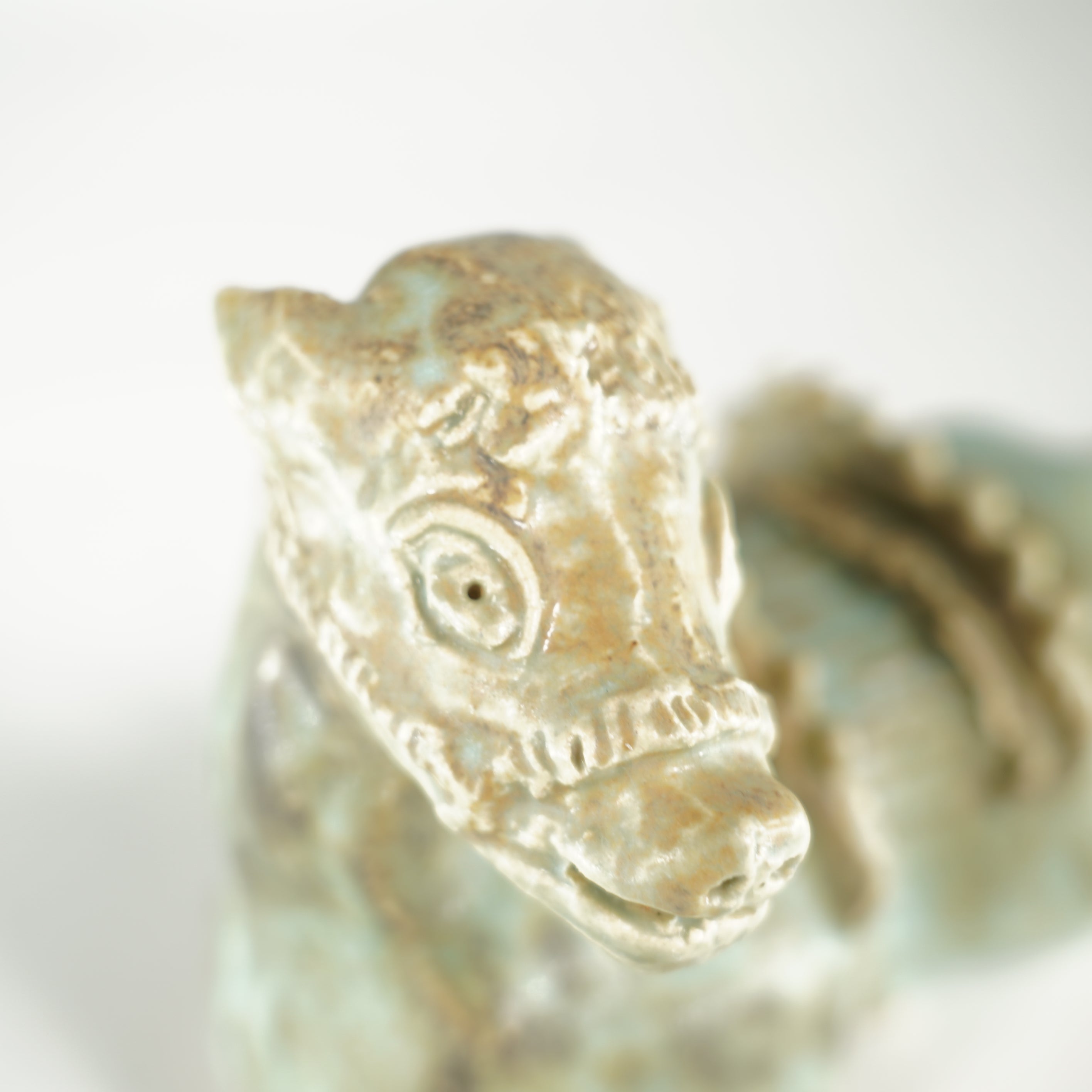 Figurina di cavallo in ceramica 3