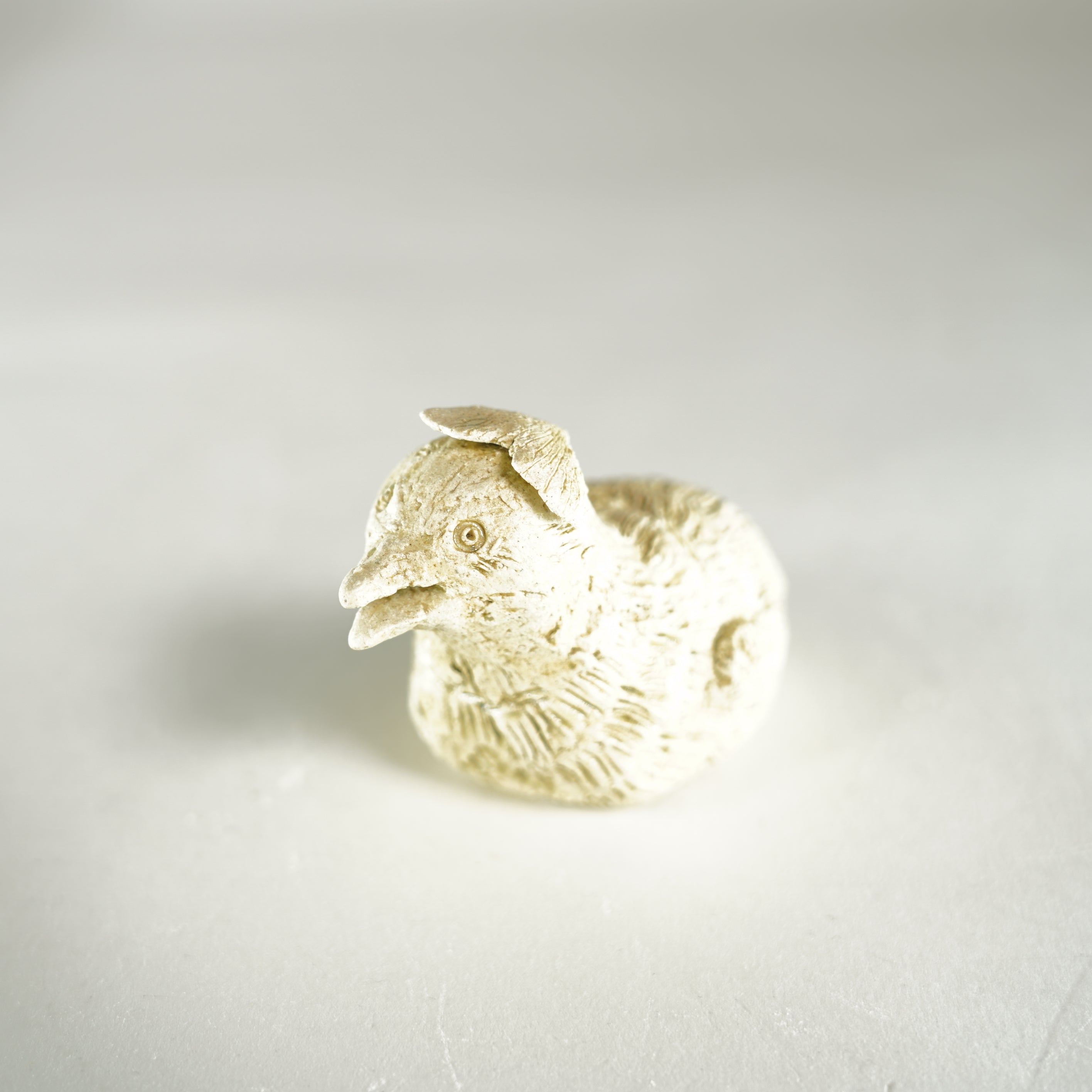 Figurina di quaglia in ceramica / bianco