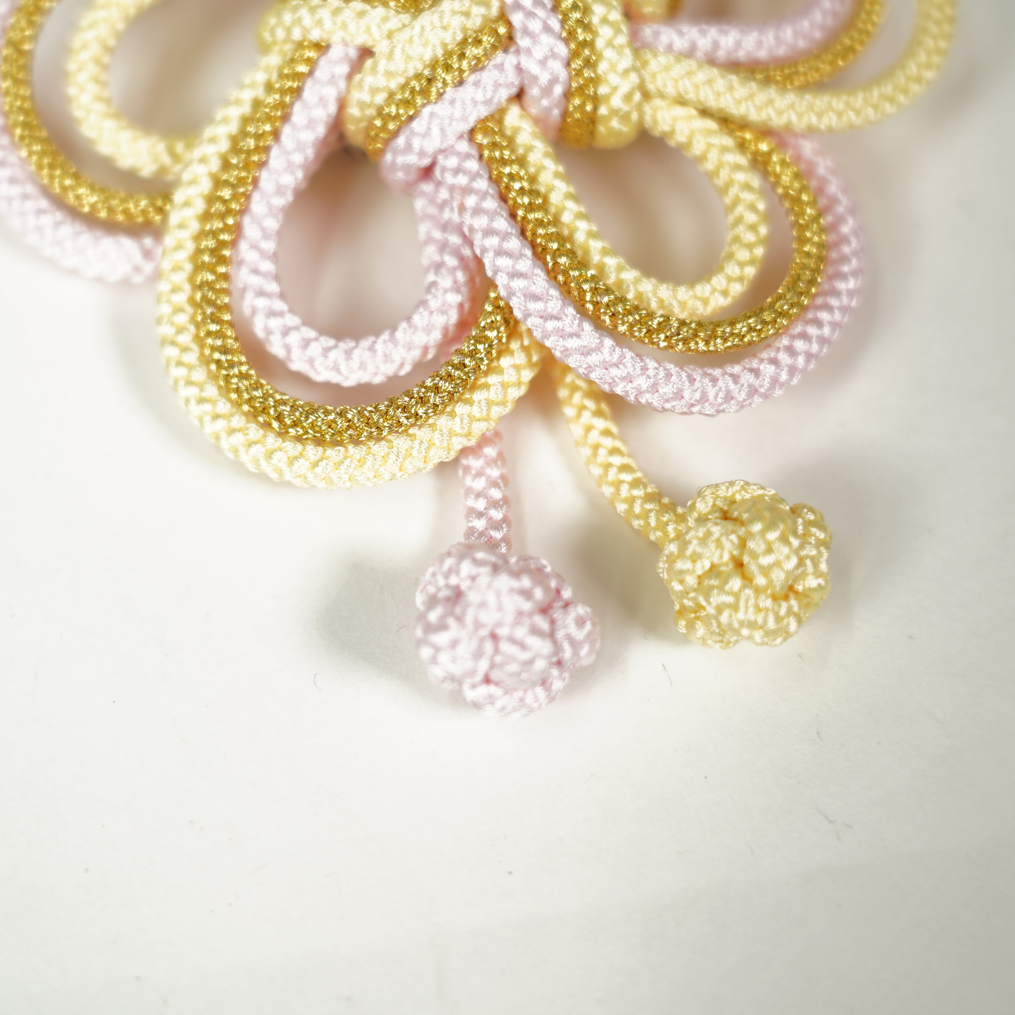 Plum knot peli ornamenta / oro