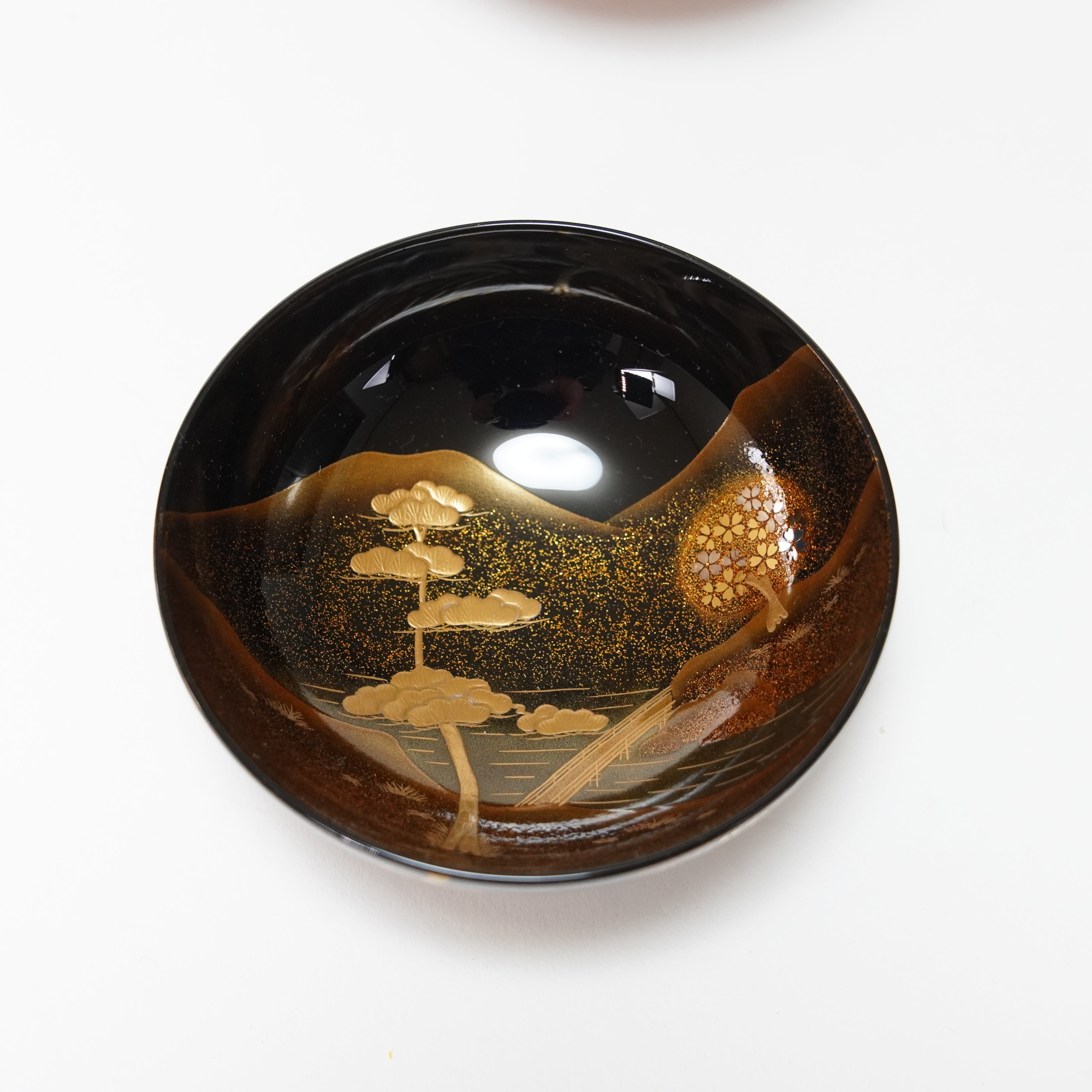 Pair of Bowls / Maki-e / Sansui Landscape