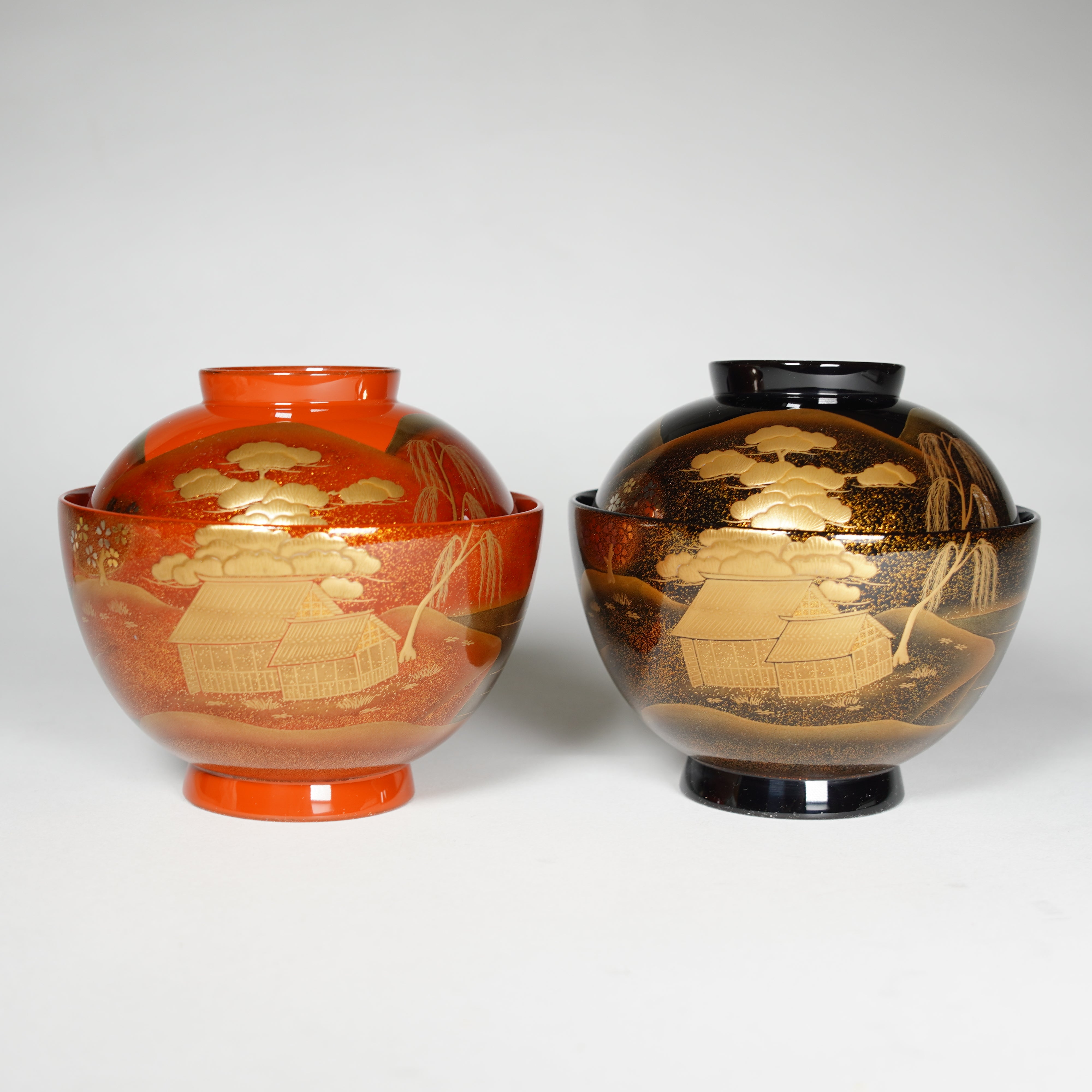 Pair of Bowls / Maki-e / Sansui Landscape