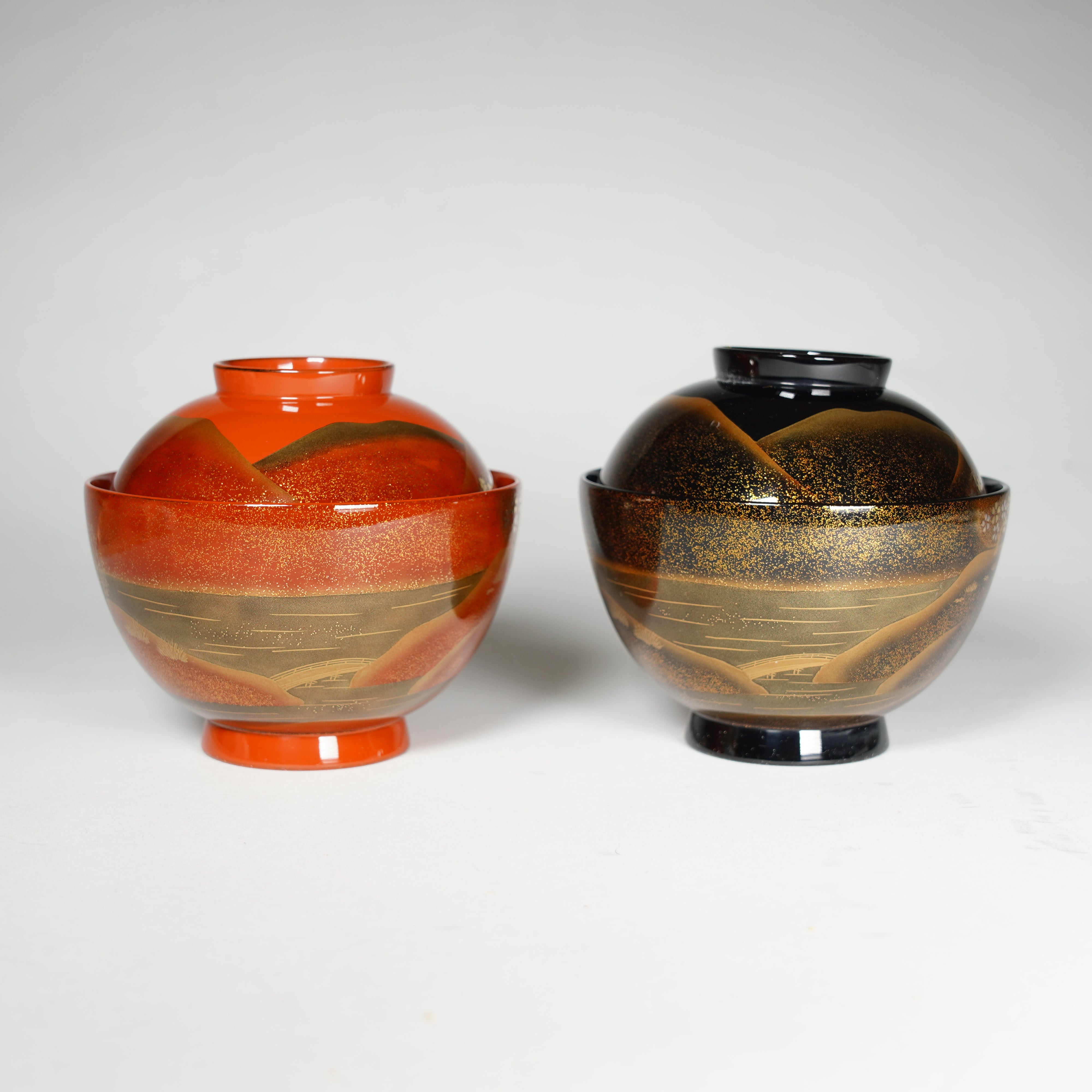 Pair of Bowls / Maki-e / Sansui Landscape