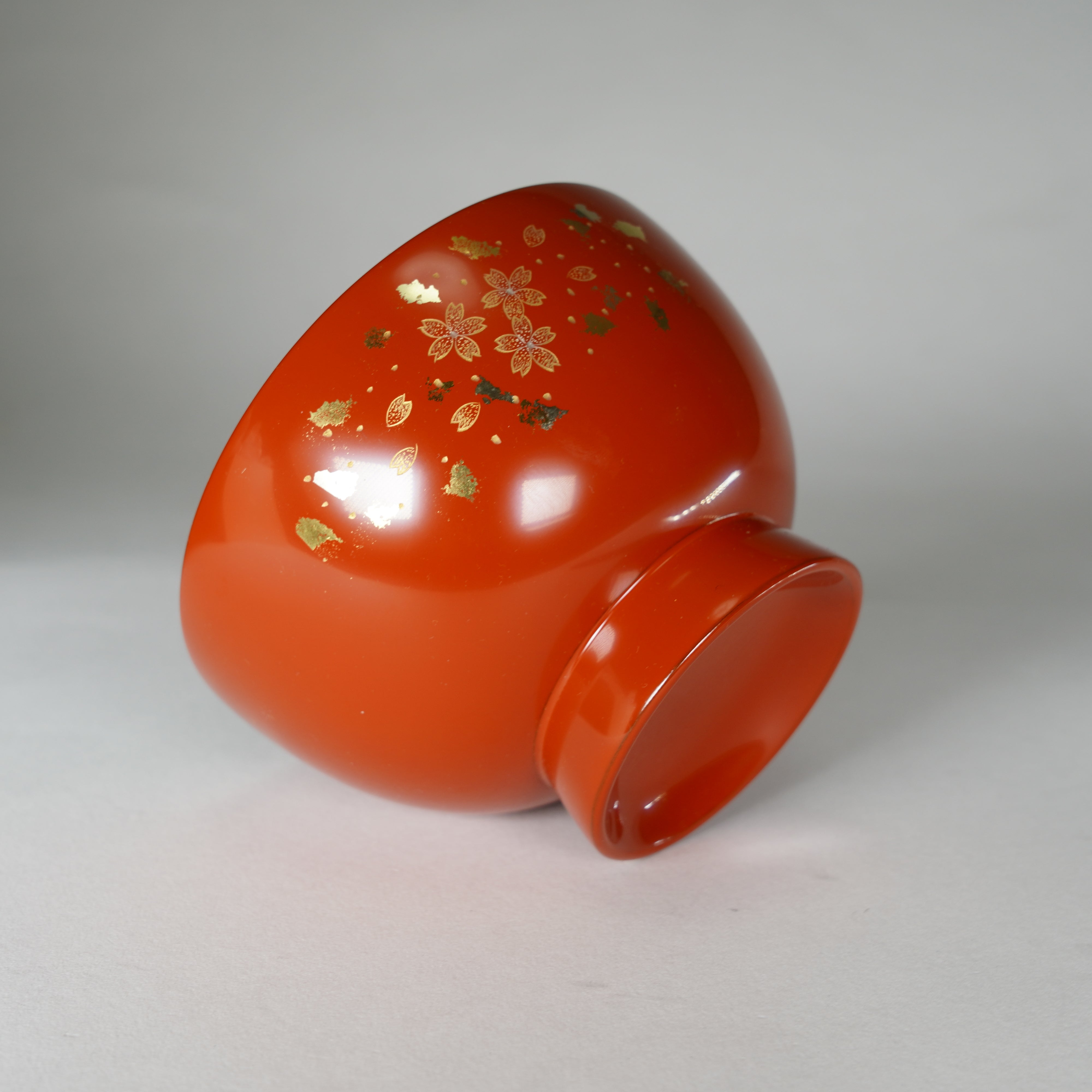 Schüssel und Stäbchen / Rot