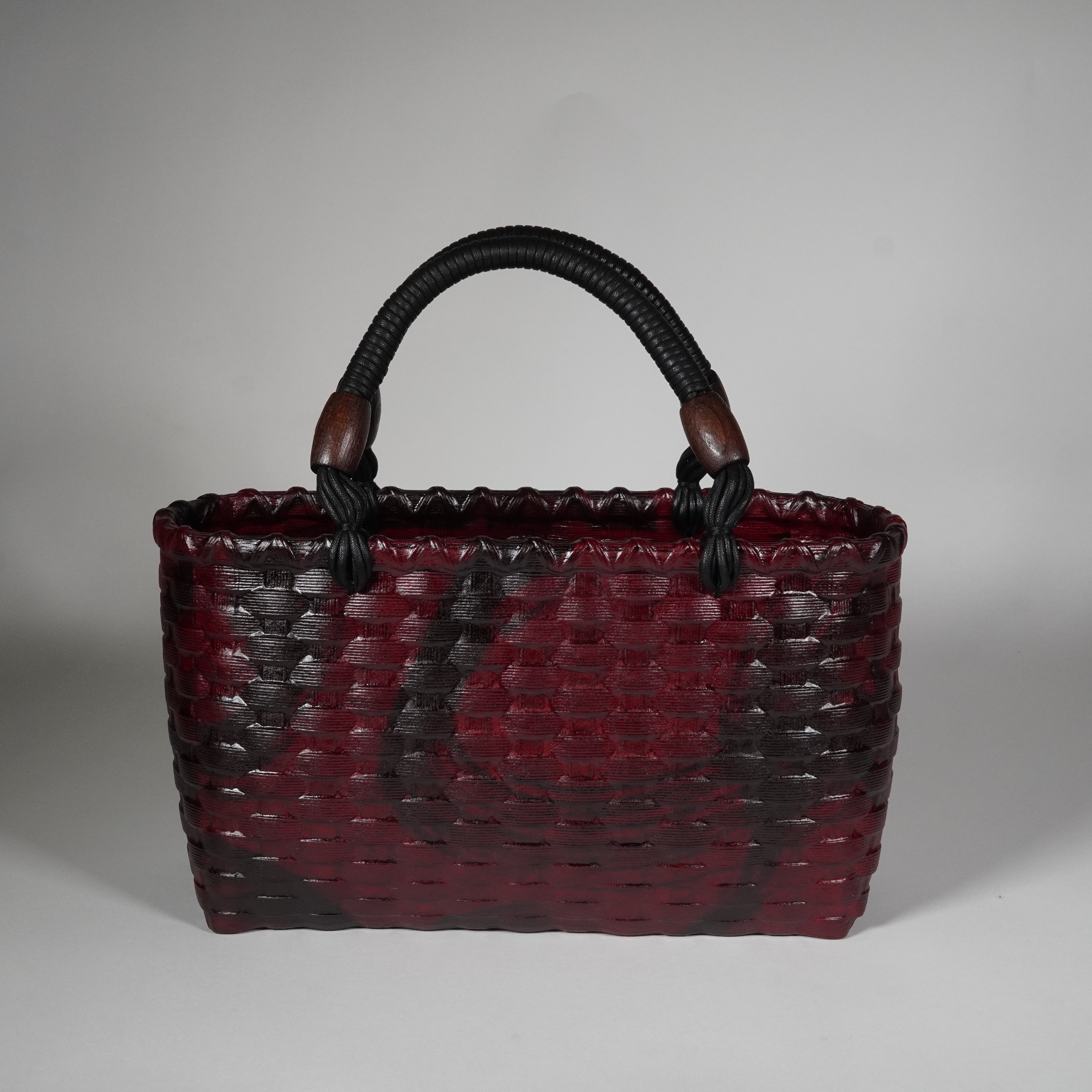 Omi Ikkanbari / Paper Bag