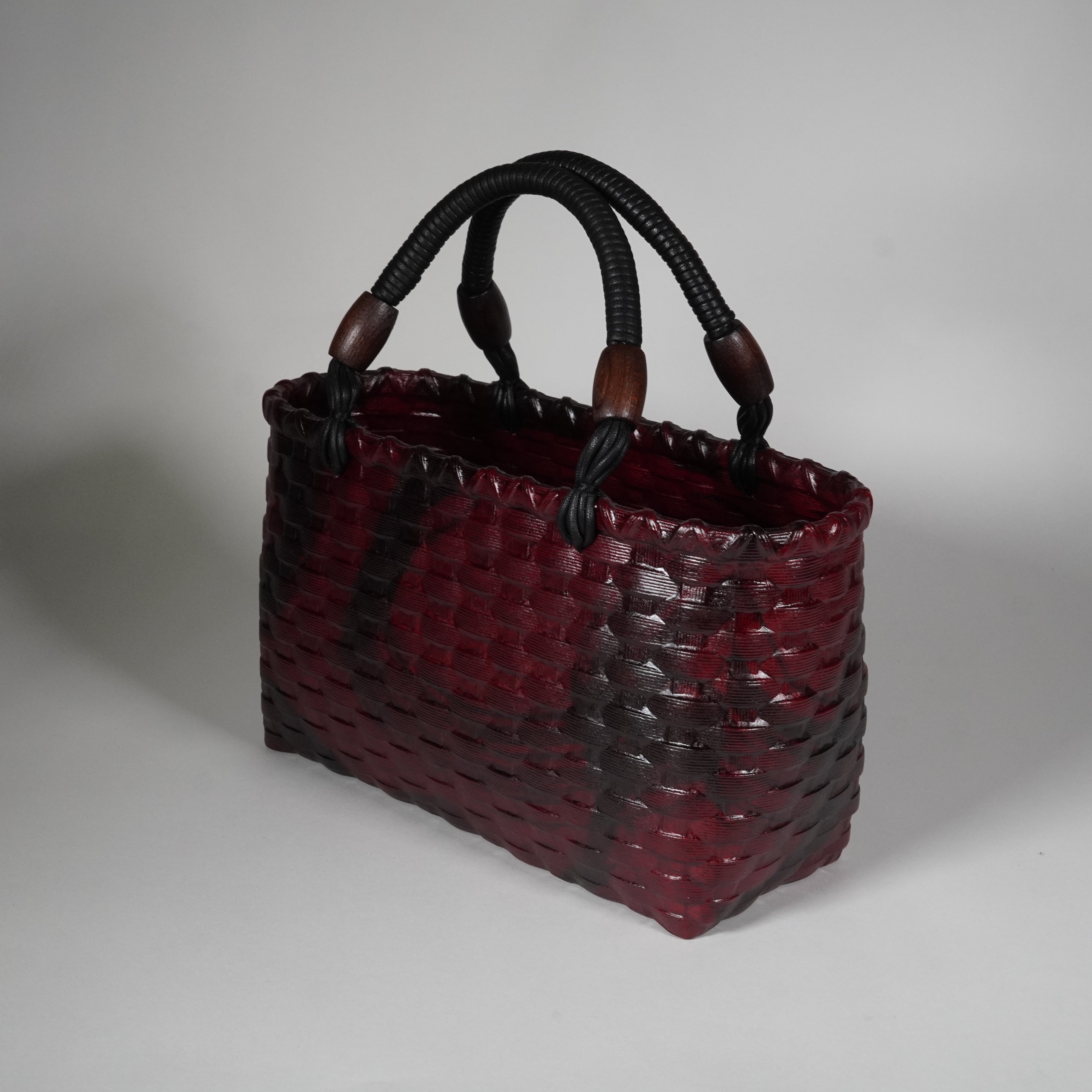 Omi Ikkanbari / Paper Bag
