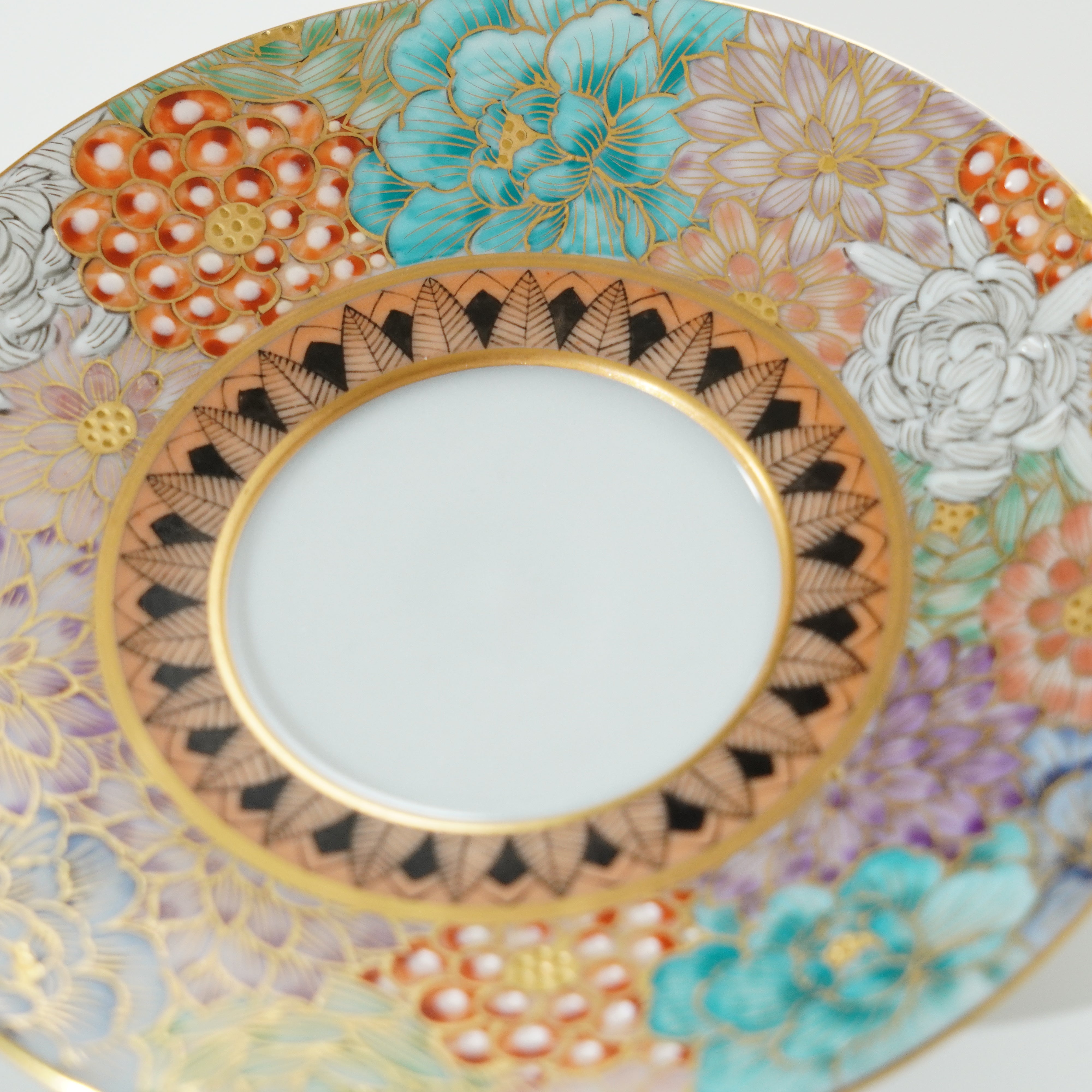Indent Saucer / Auspicious Design