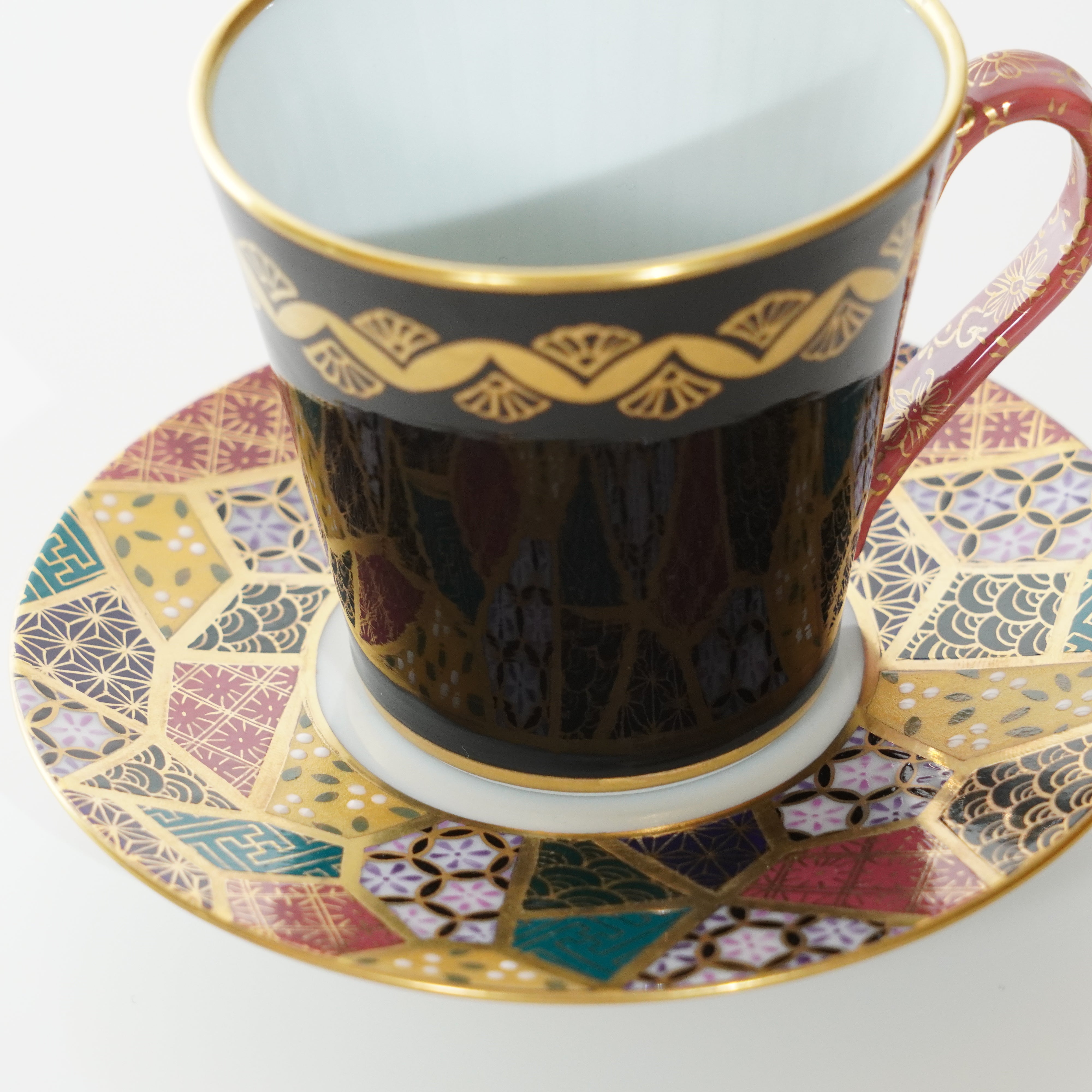 Flat Saucer / Auspicious Design