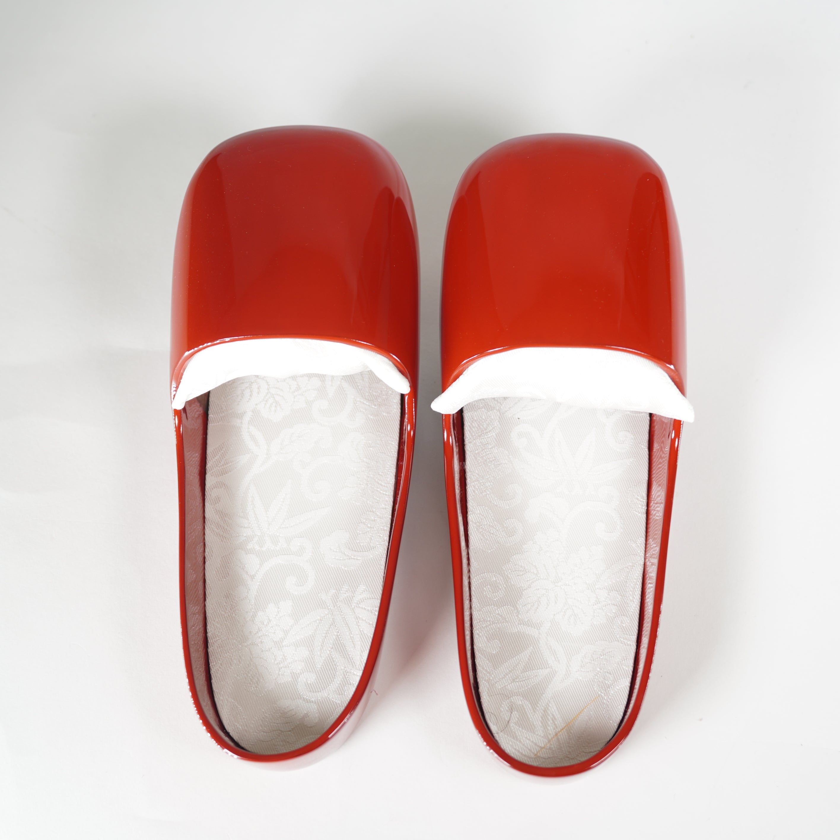 Sabots peu profonds / laquer rouge