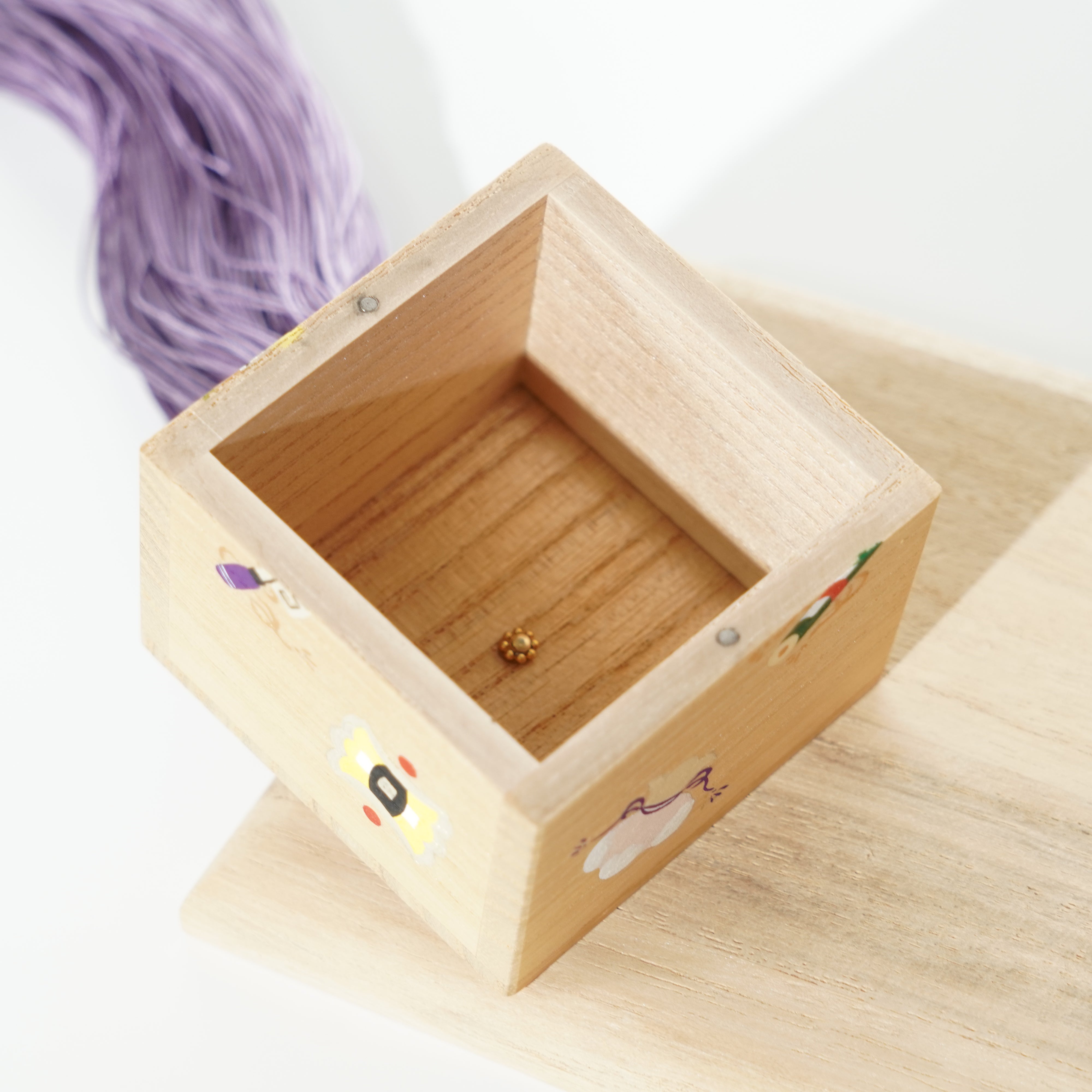 Hand-painted Storage Box Ornament / Paulownia Wood