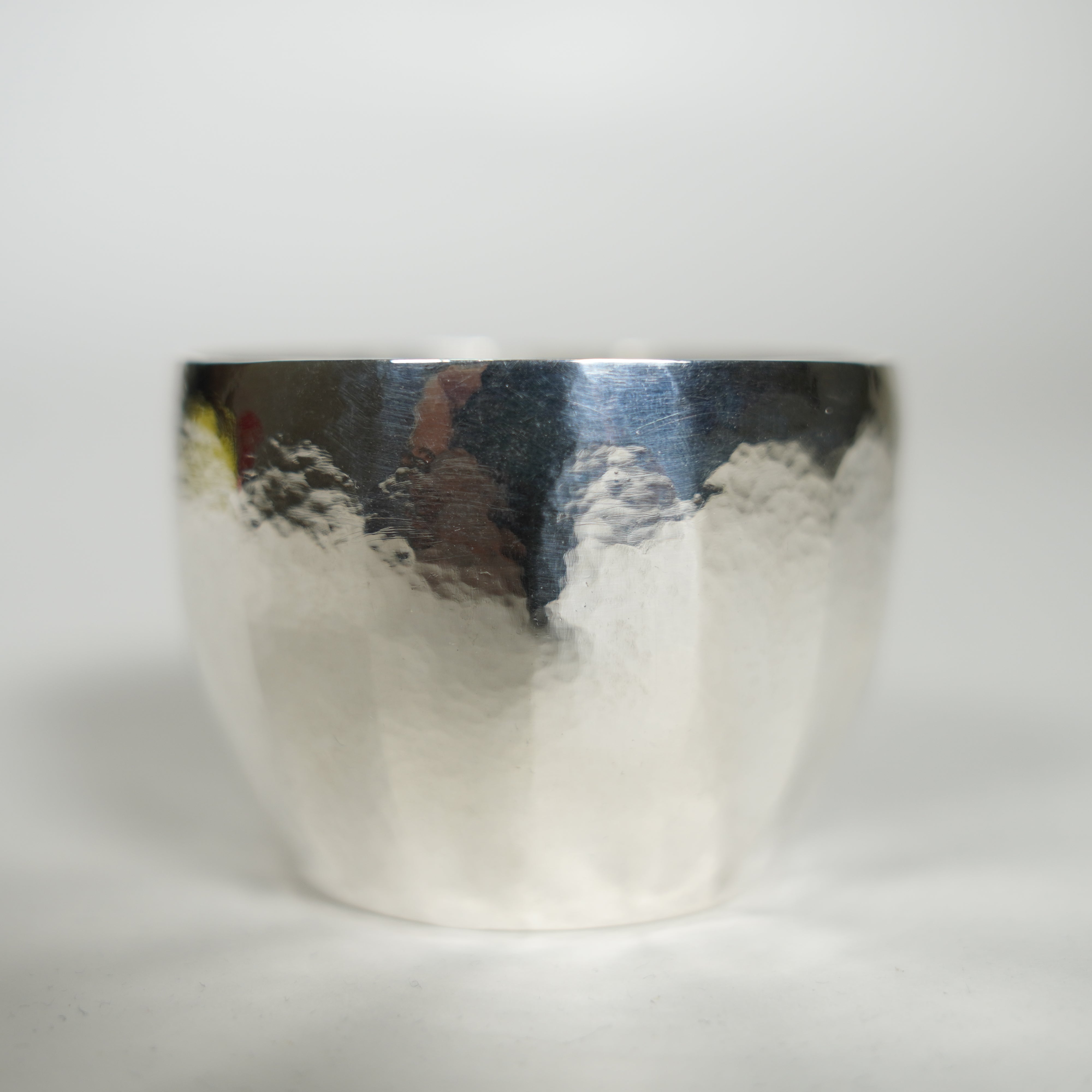 Tazza d'argento / modello martellato