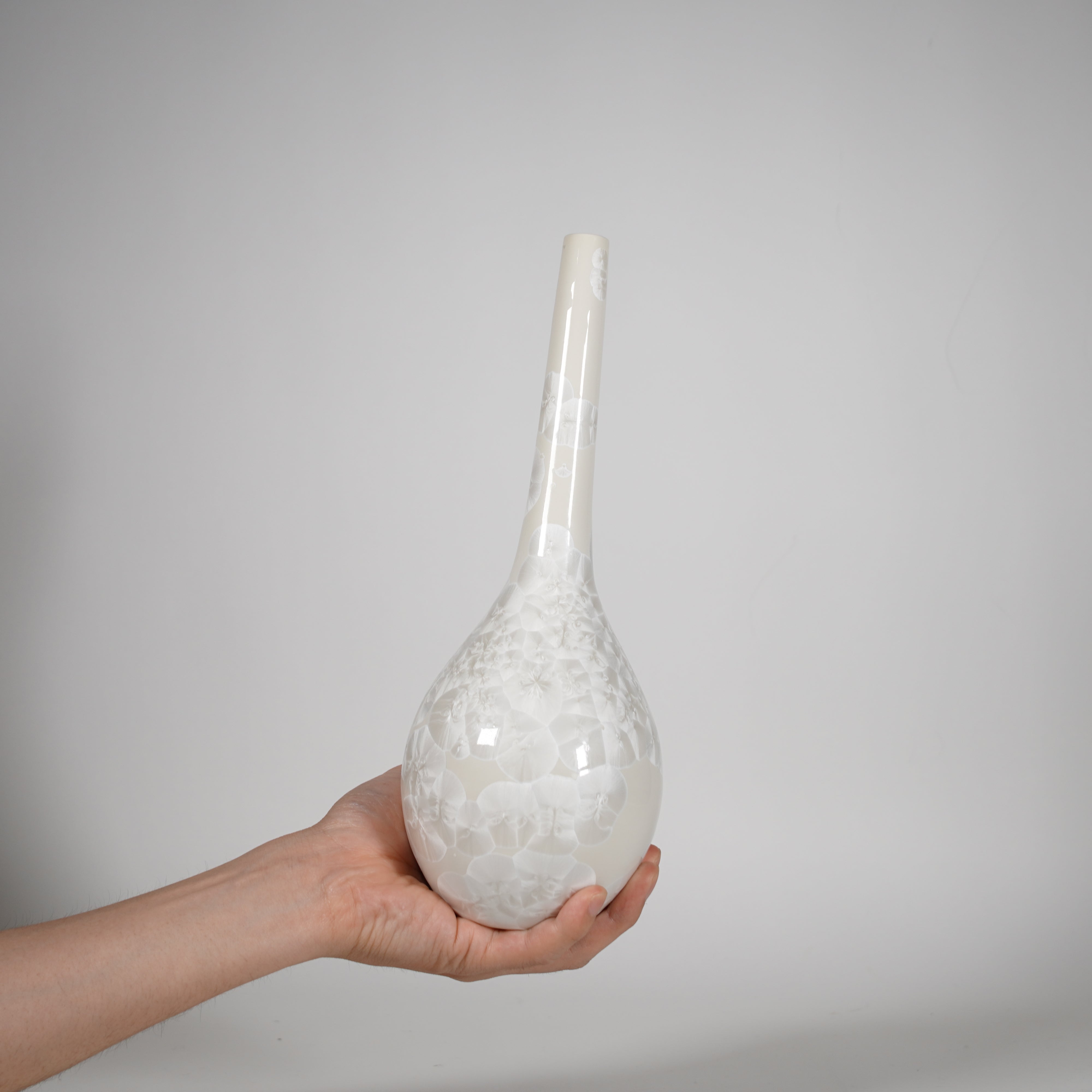 Flower Vase / Goun Toen / White
