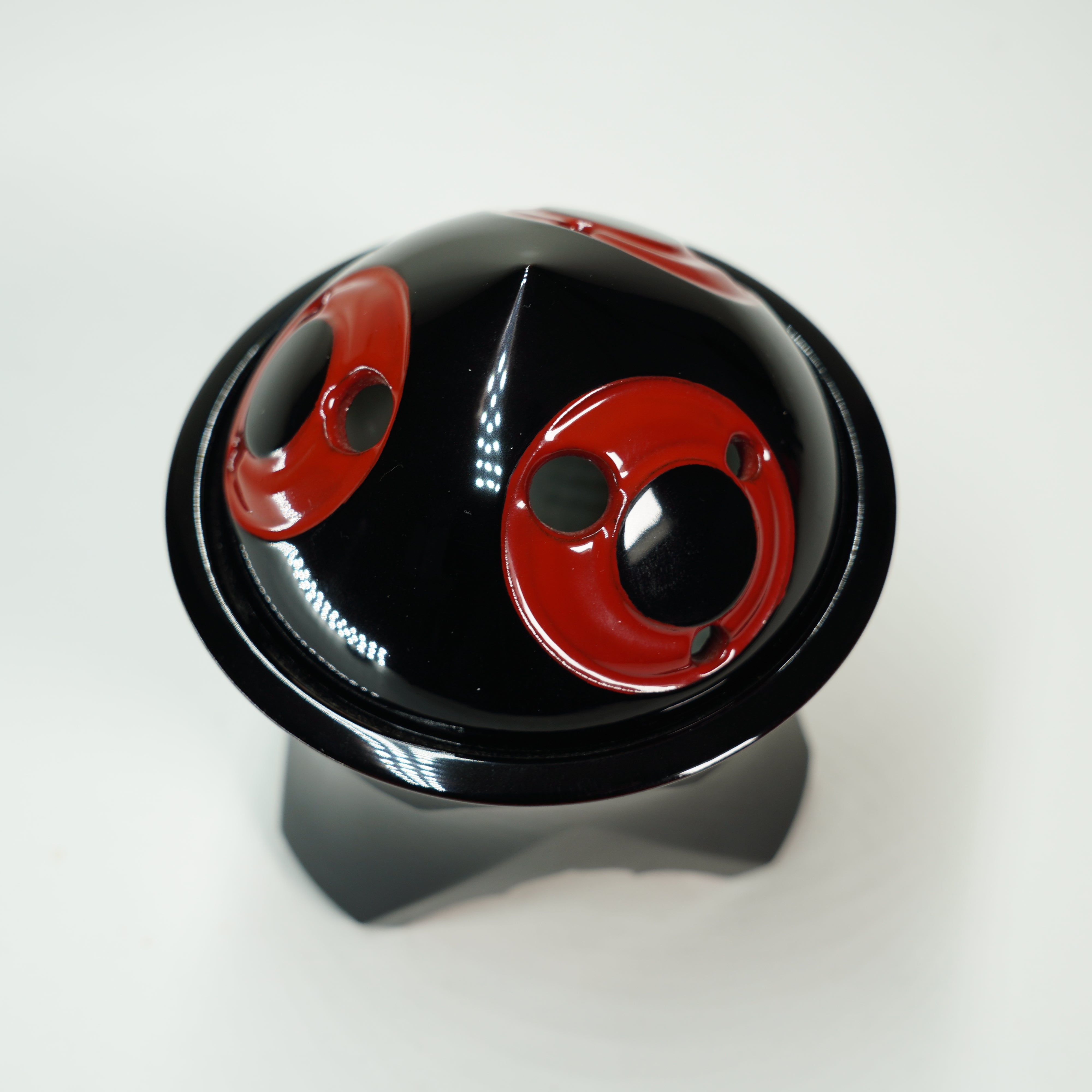 Lacquered Ceramic Incense Burner / Toutai-shikki / Artisan Craft