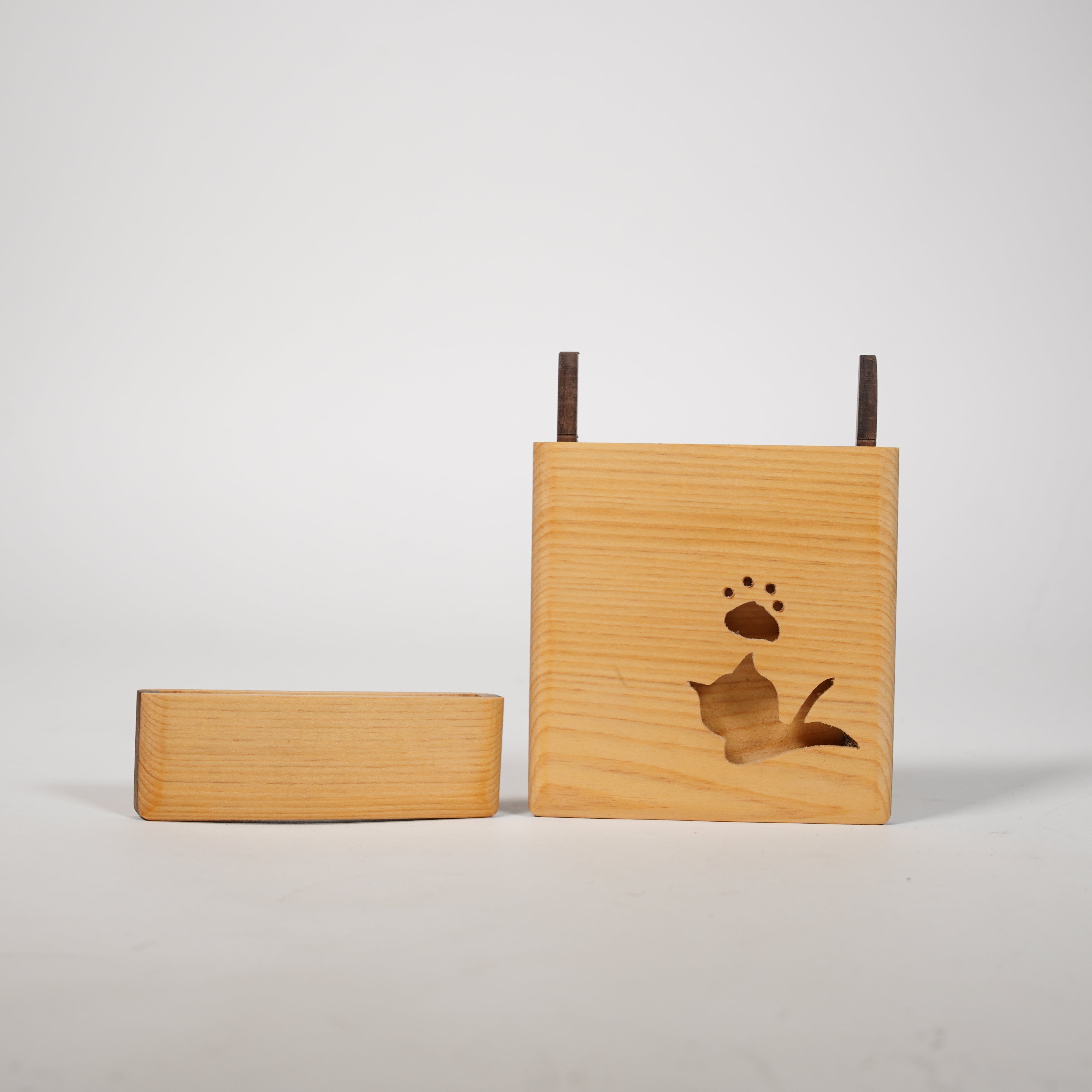 Caja de tarjeta / gato