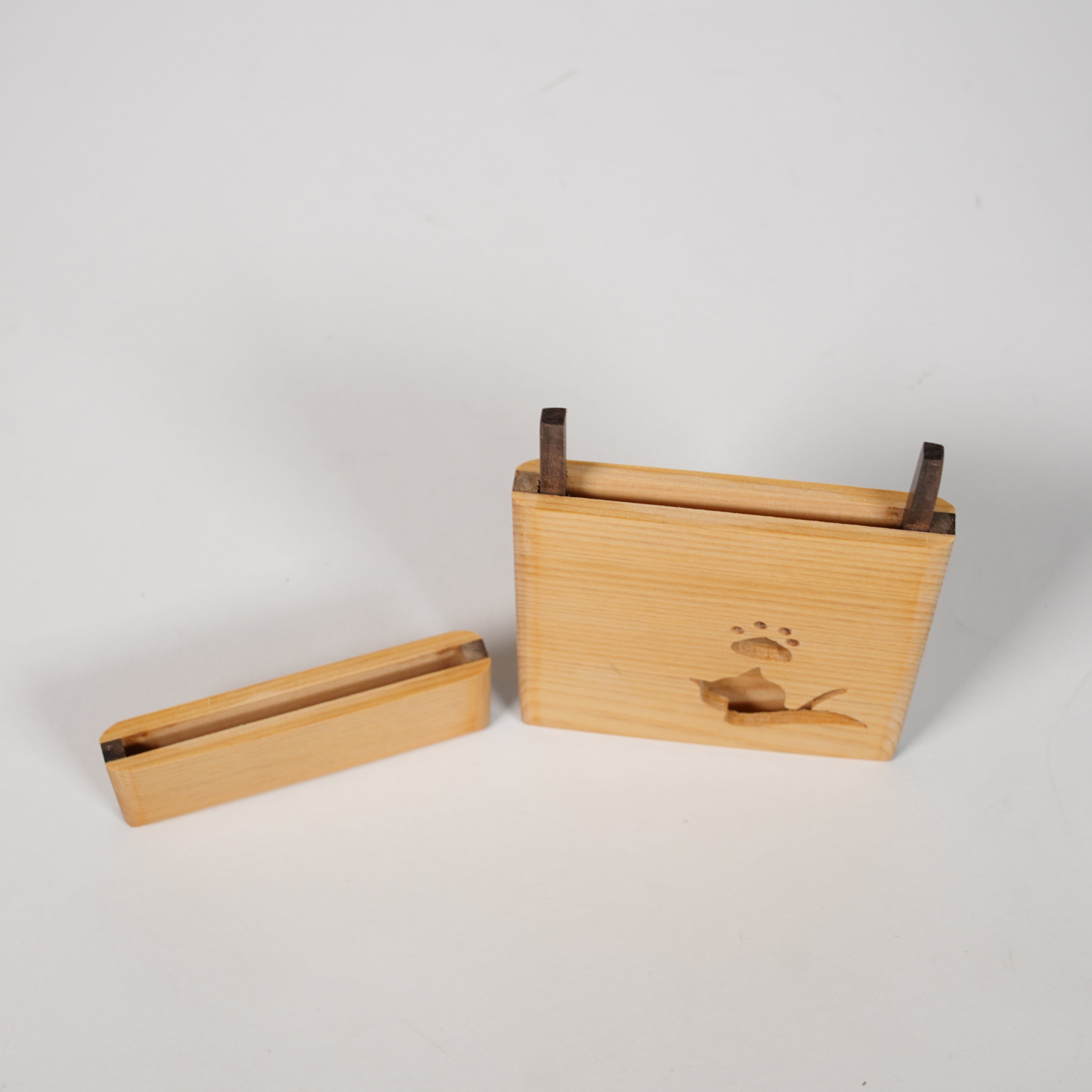 Caja de tarjeta / gato