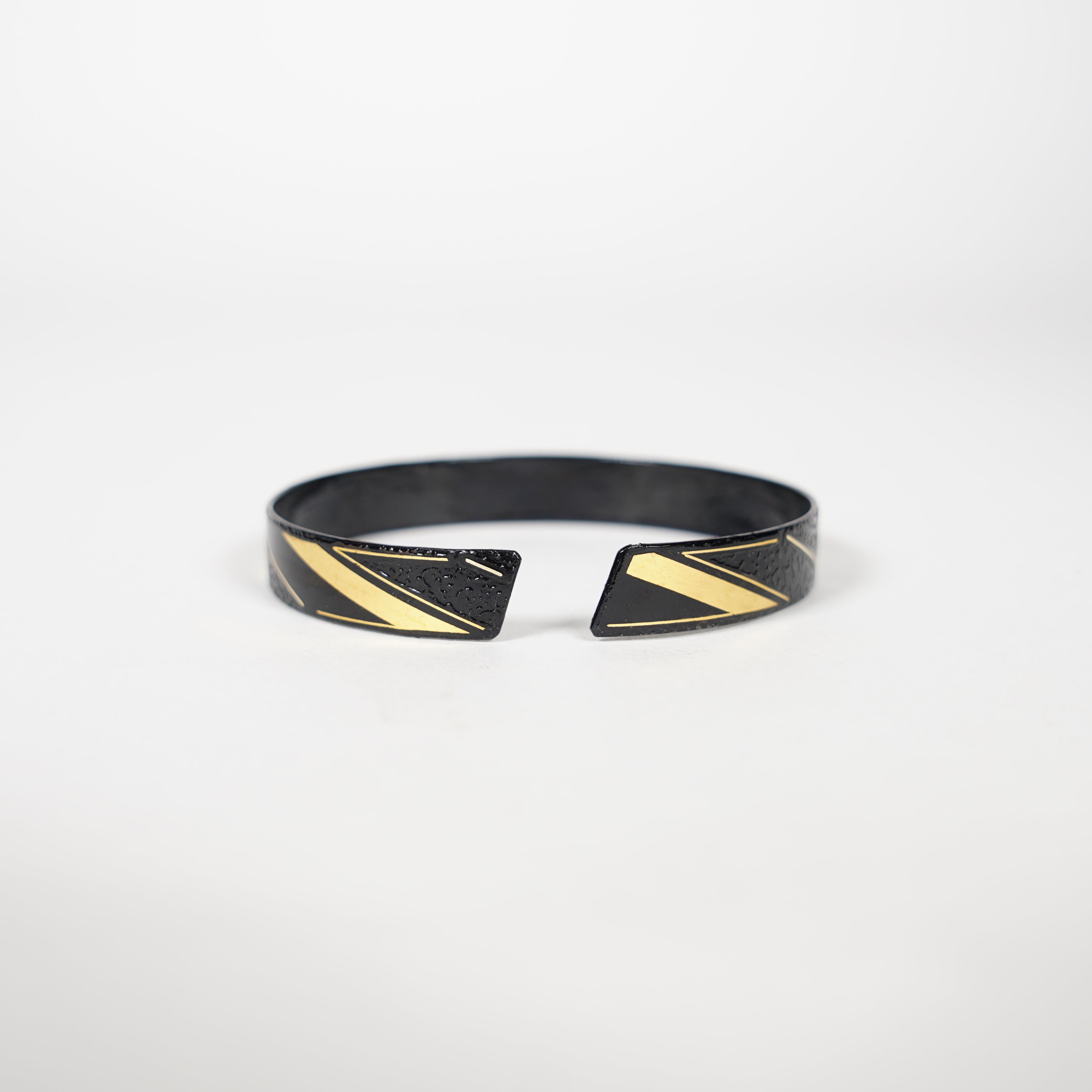 Bracelet / Geometric Diagonal Stripes / Black / Small