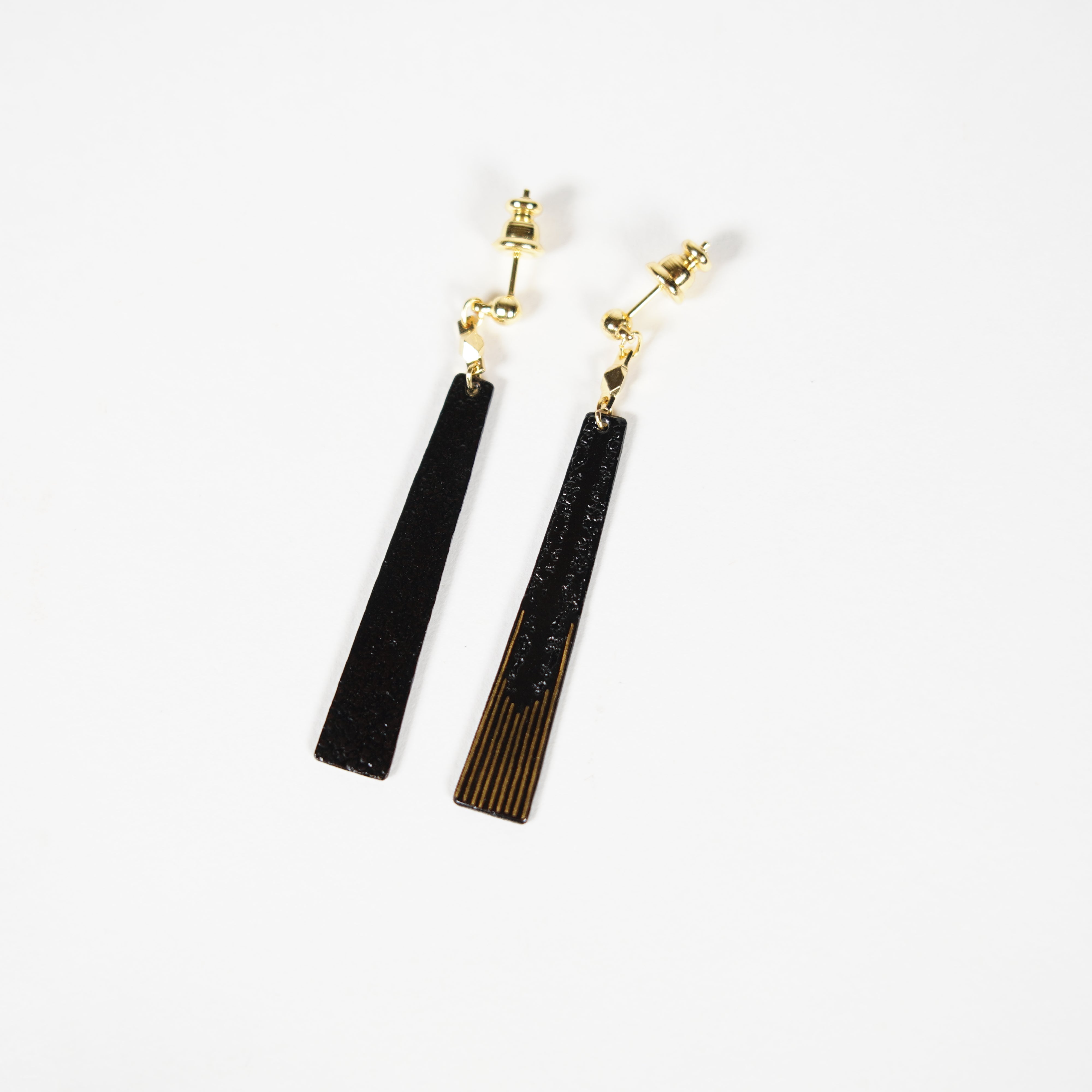 Earrings / Brush Stripe / Tablet Shape (Shaku)