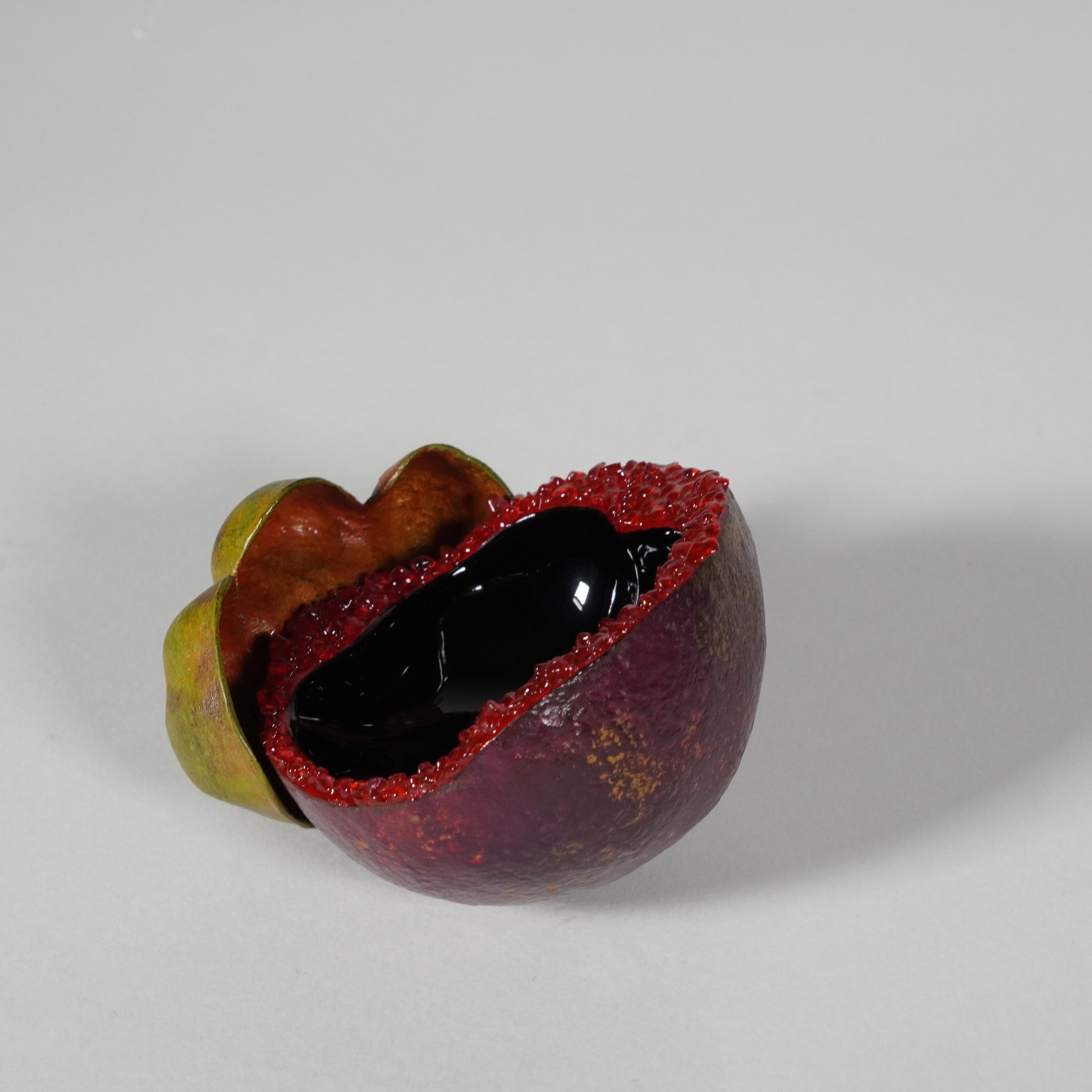 Hiroshima Lacquerware / Mangosteen Motif / Hand-sculpted