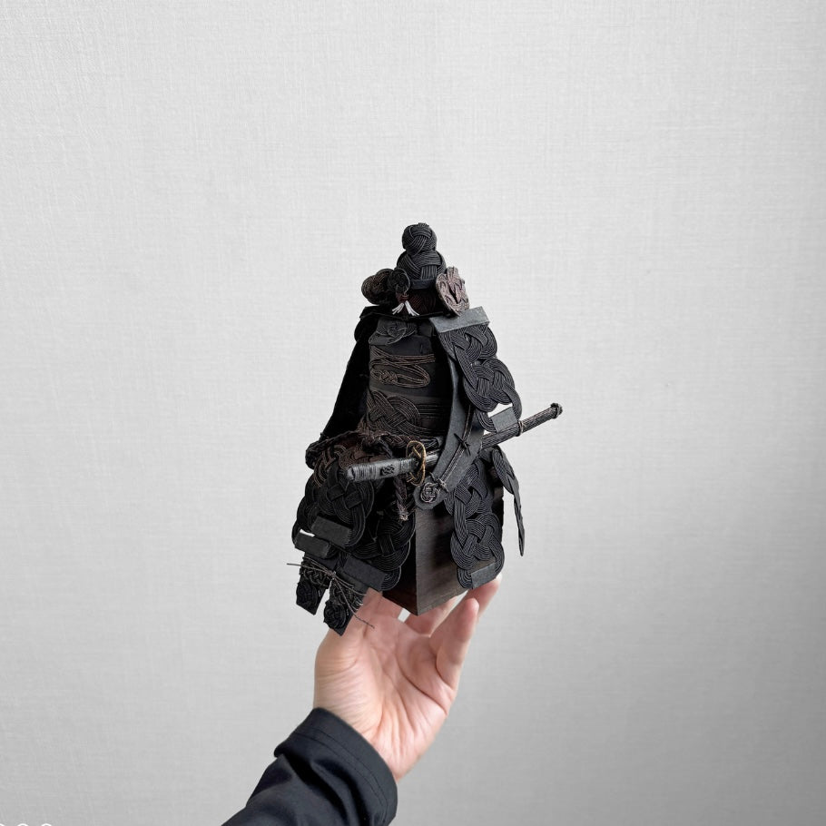 Samurai Armor (Gusoku) / Mizuhiki Hand-knotted Art / Black