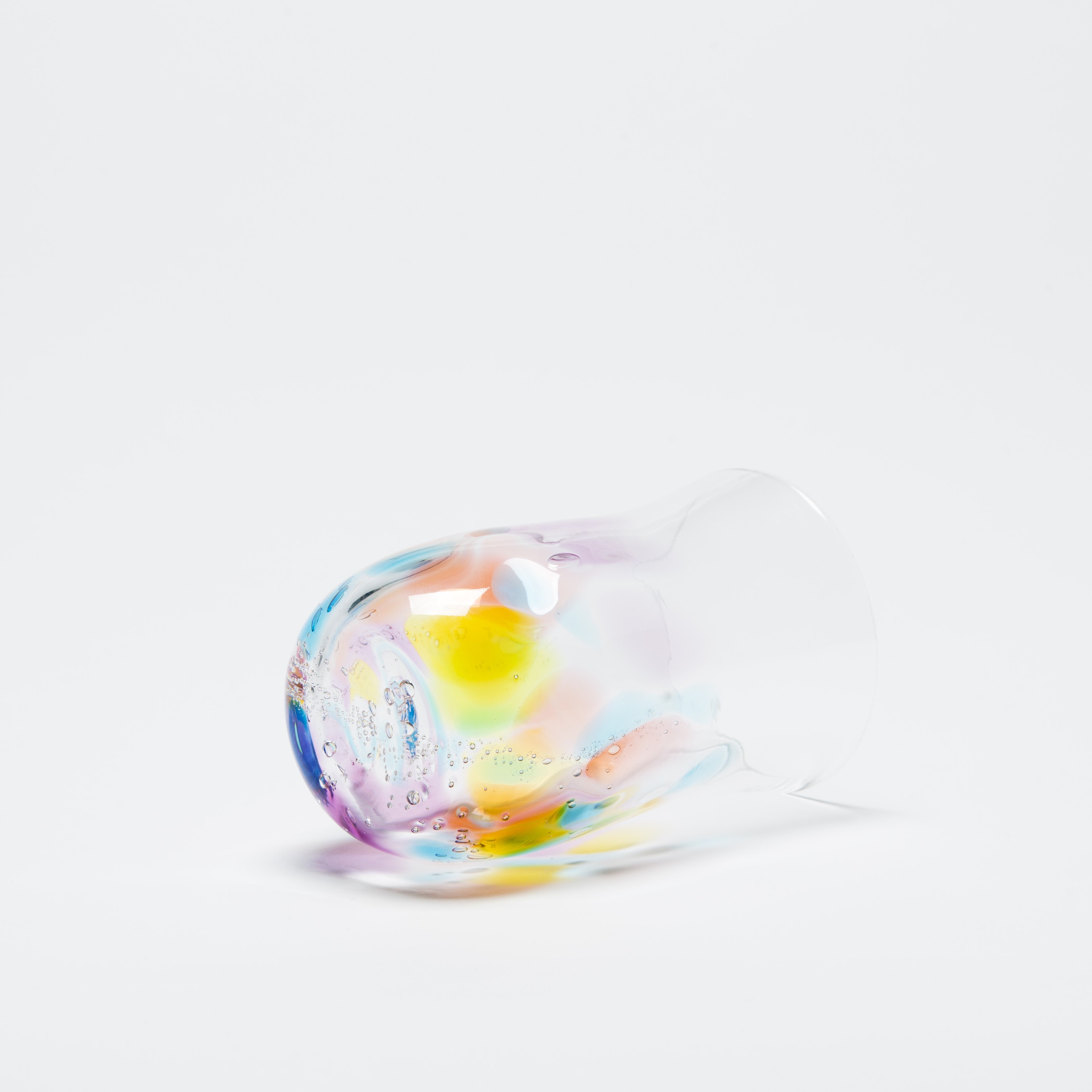 Regenbogenfarbe Bierglas