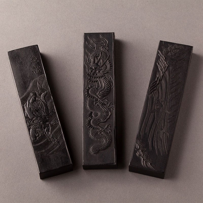 Un conjunto de tinta Sumi grande (Dragón de cuatro cabezas, Kannon, Sei-ryo-ku)
