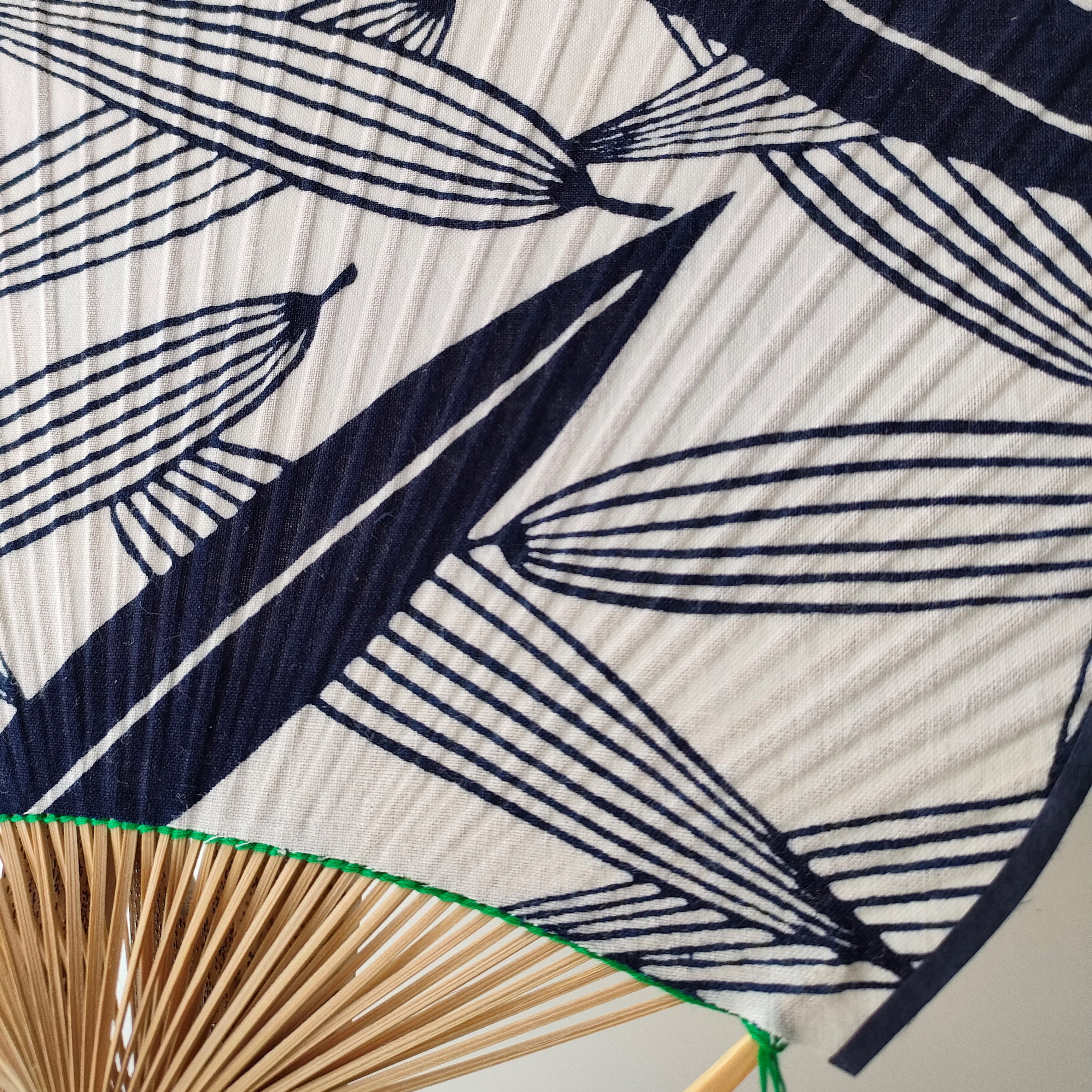 Fan / Bamboo Leaves / Round / Large