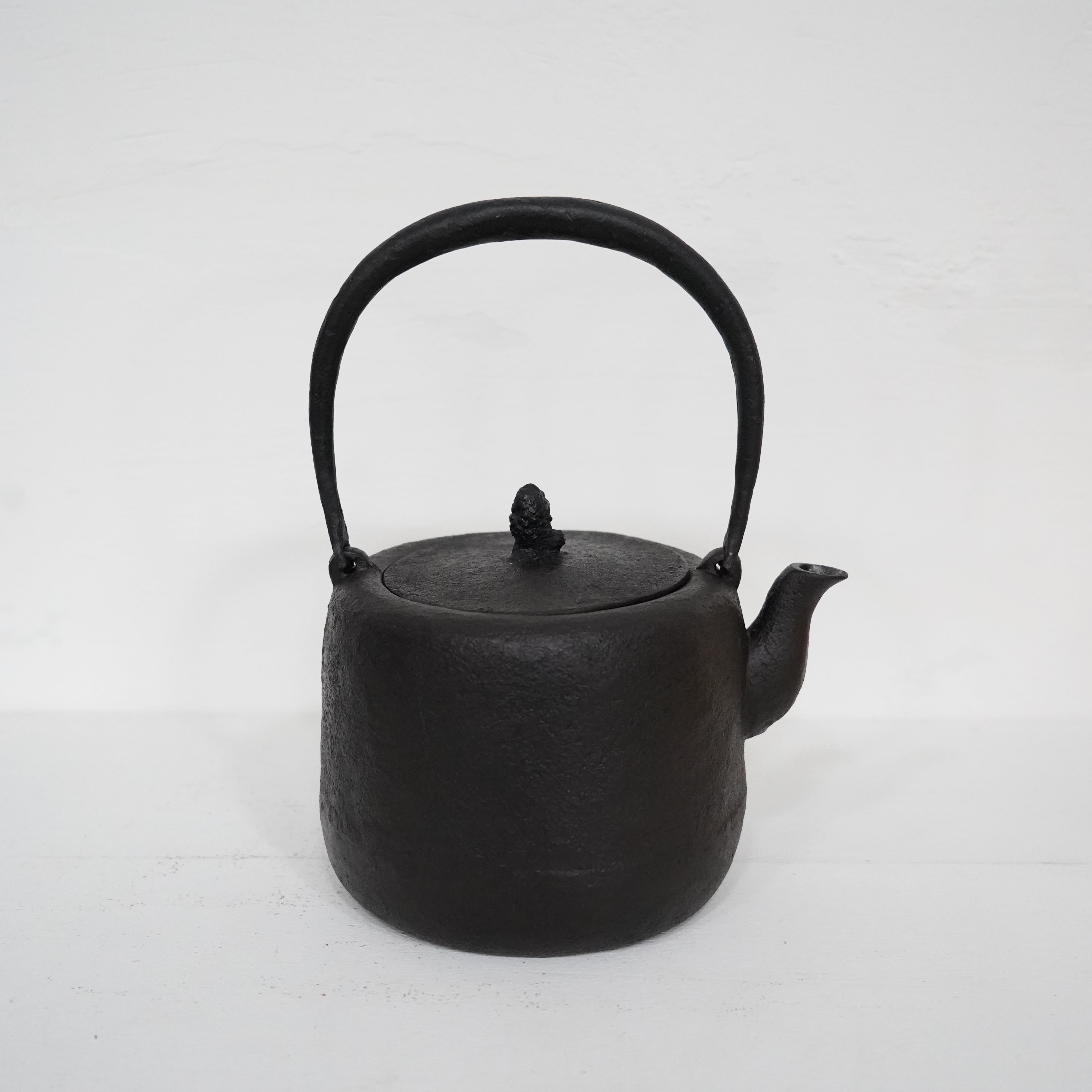 Iron Kettle / Tube