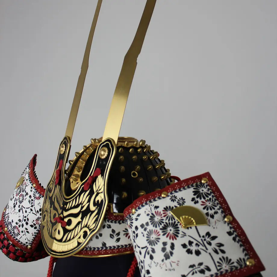 Samurai Helmet / Minamoto no Yoshitsune