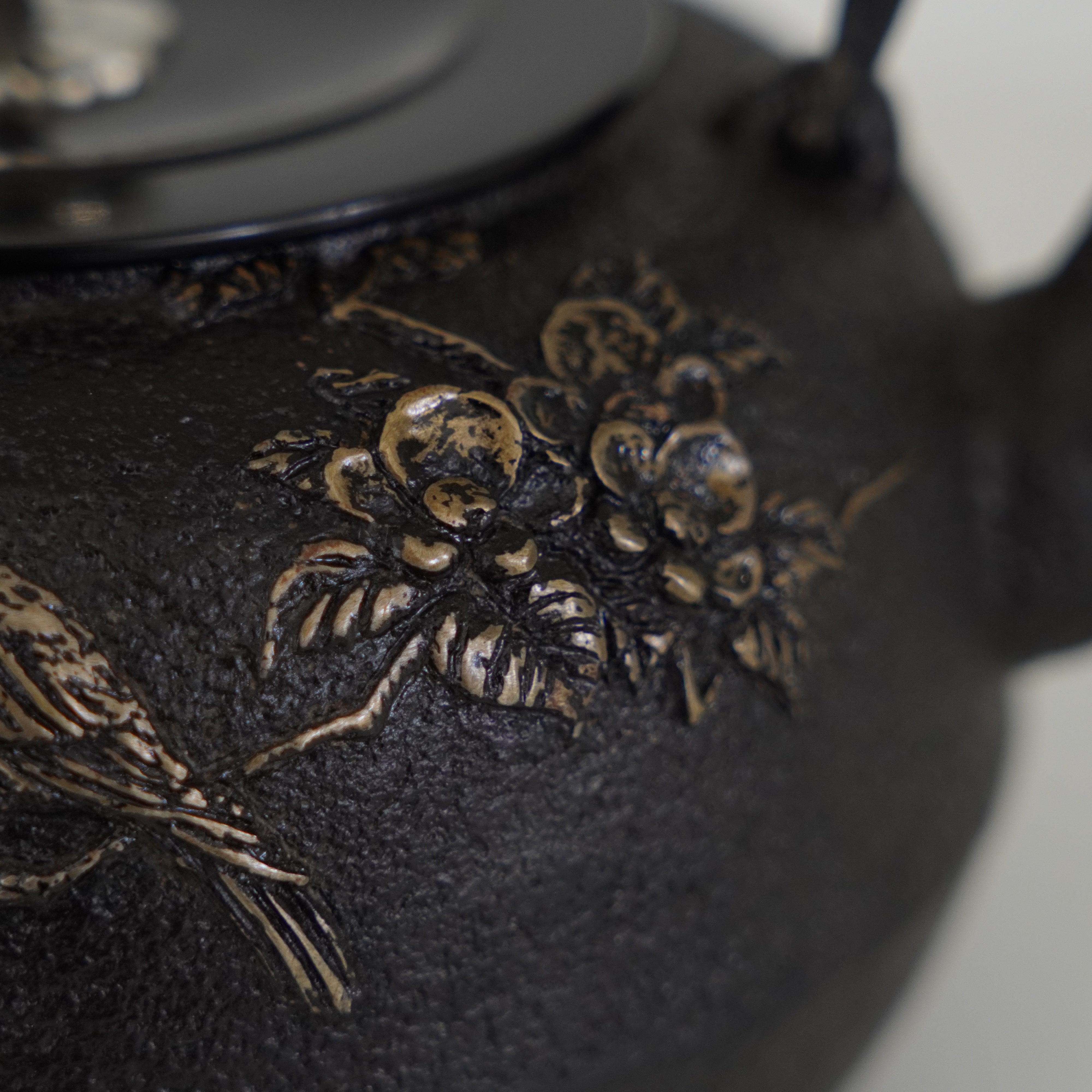 Iron Kettle / Nightingale / Flat Round Shape