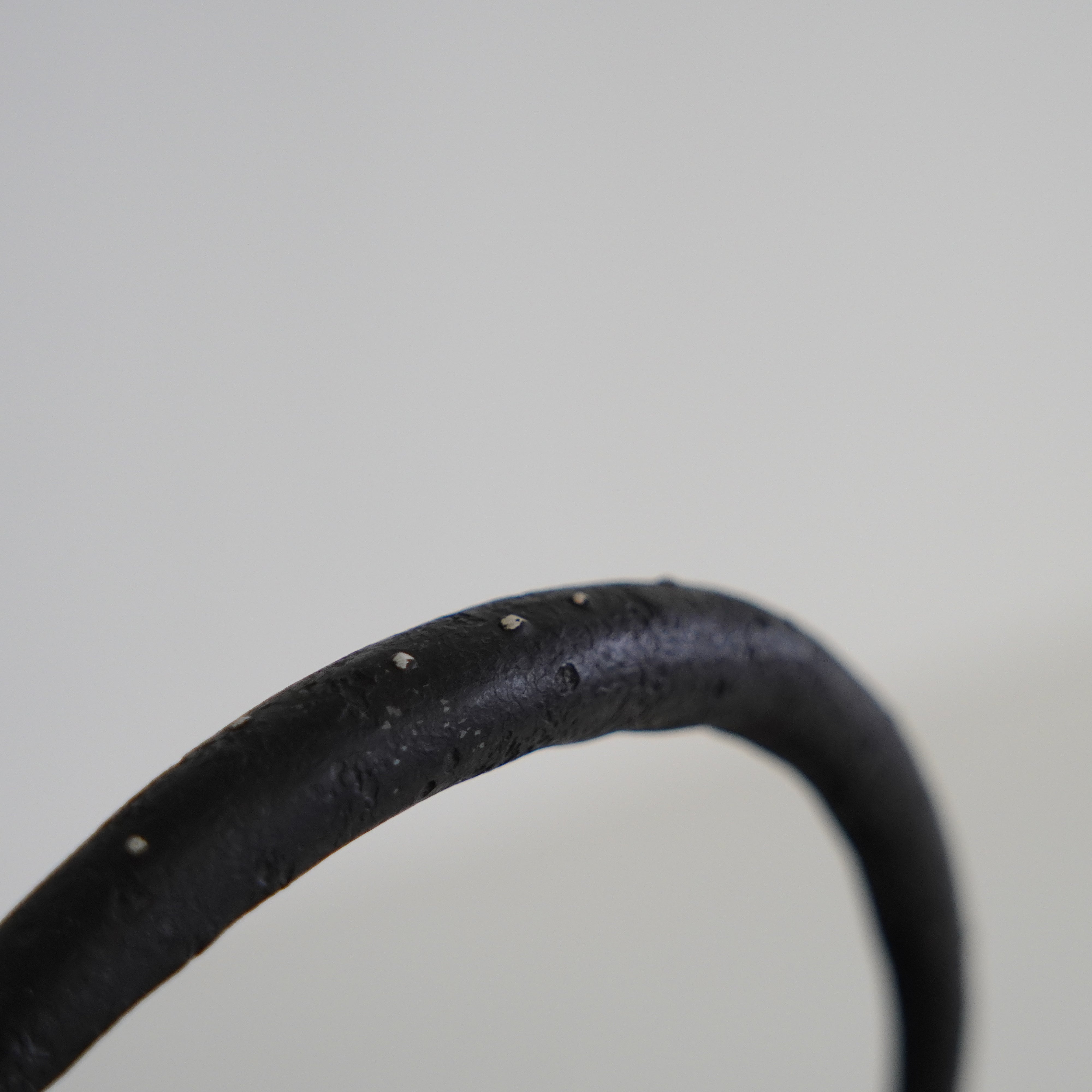 Iron Kettle / Nightingale / Flat Round Shape