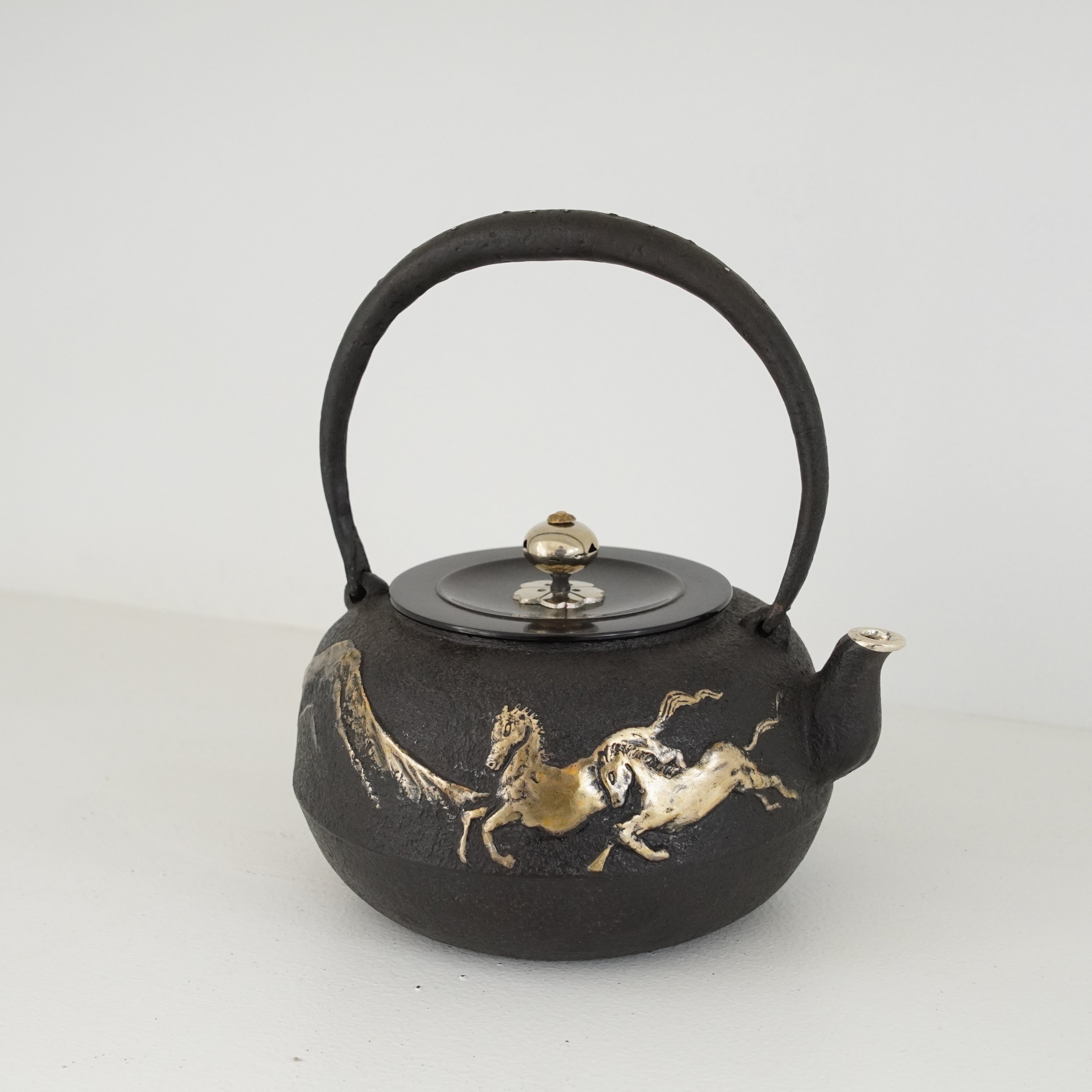Fer de fer / mt.fuji et cheval / forme ronde plate
