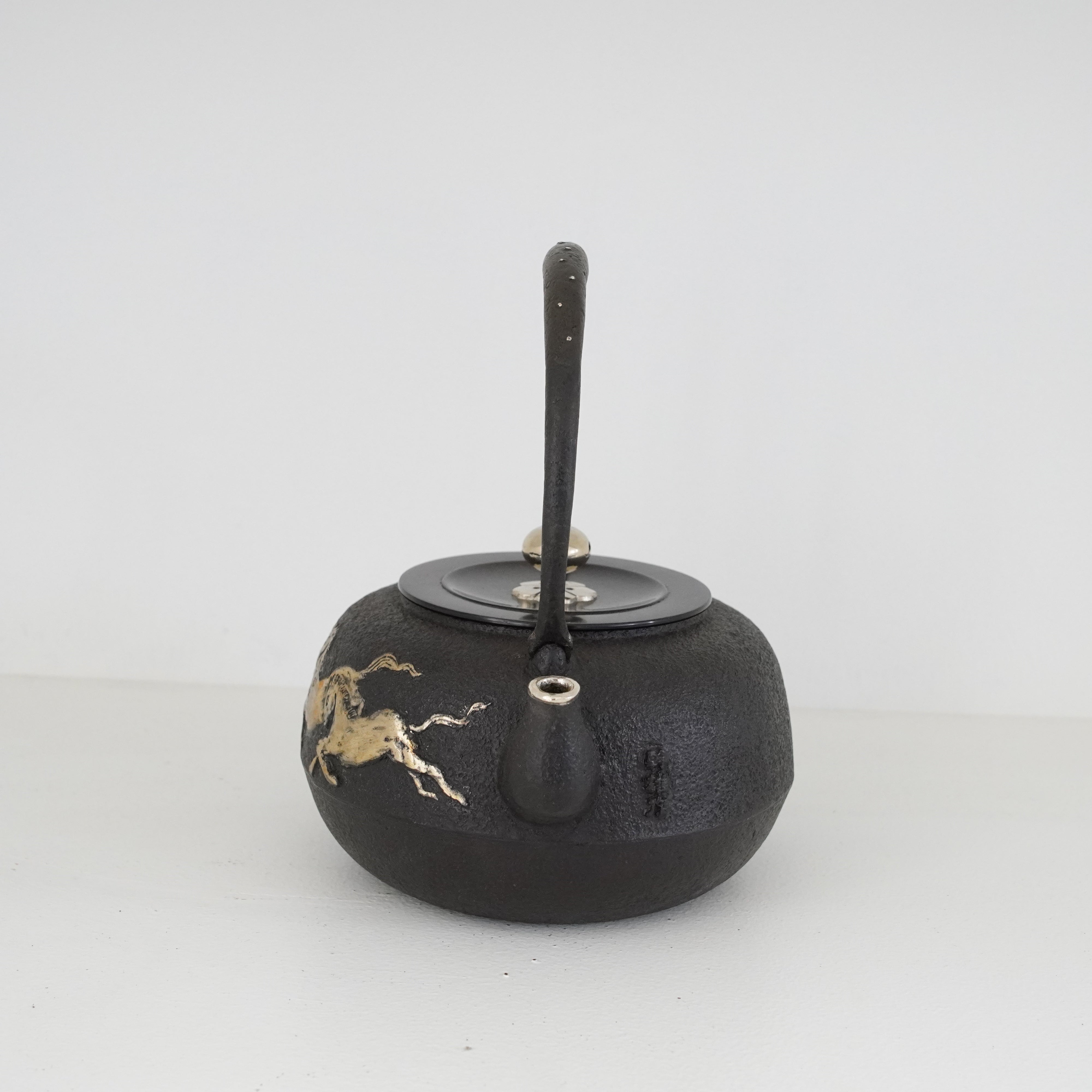Fer de fer / mt.fuji et cheval / forme ronde plate