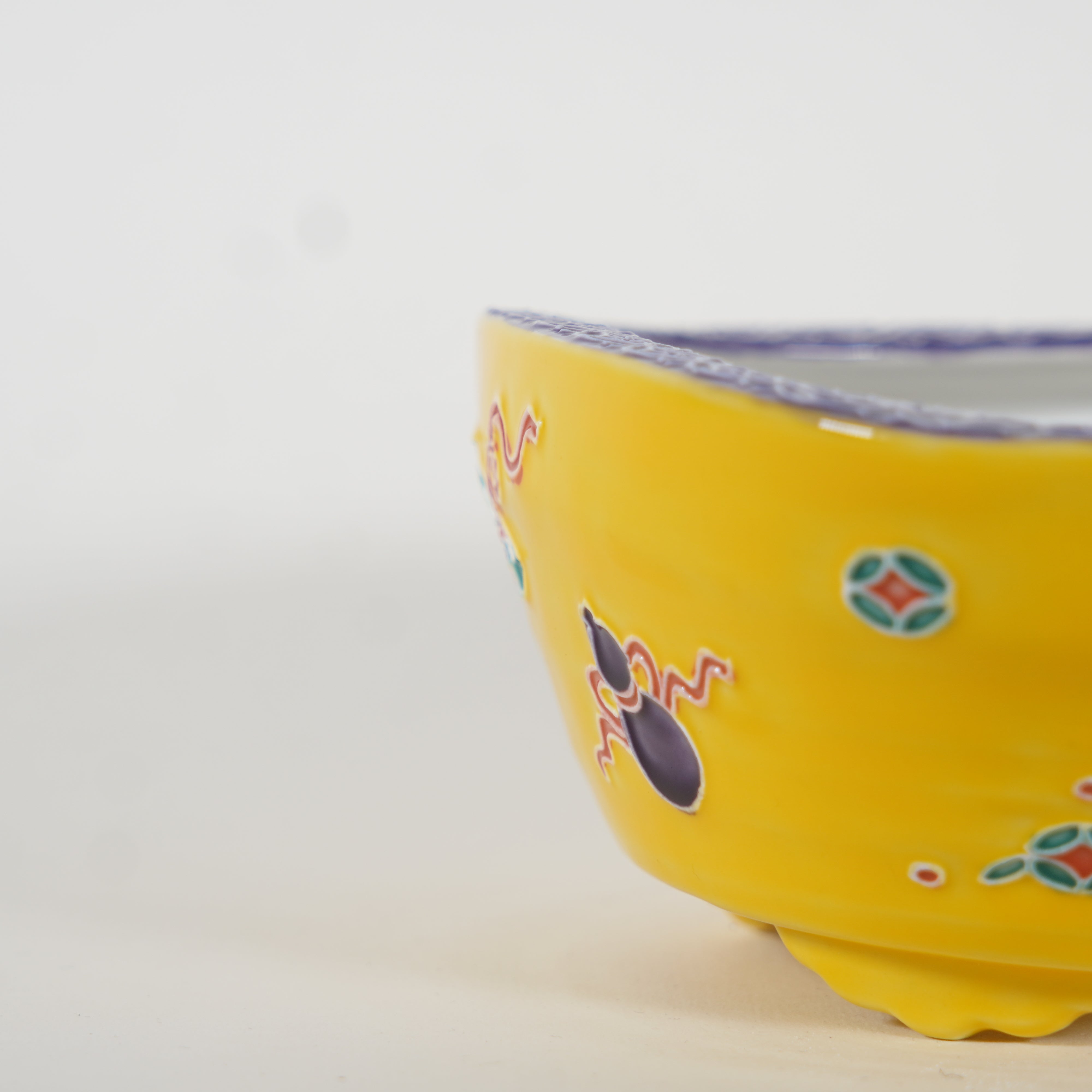 Bonsai -Topf mit Cloisonne -Emaille -Dekoration