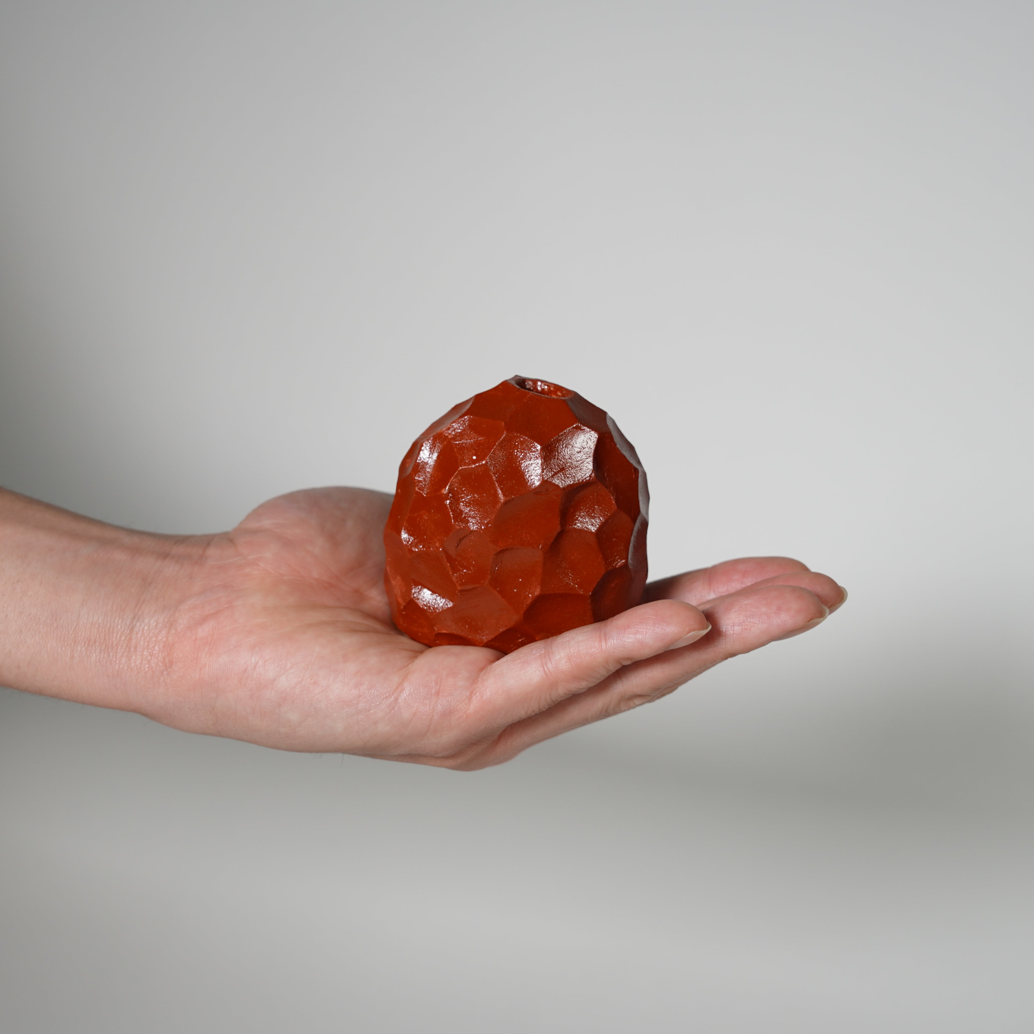 Mini -Vase für eine Blumerot