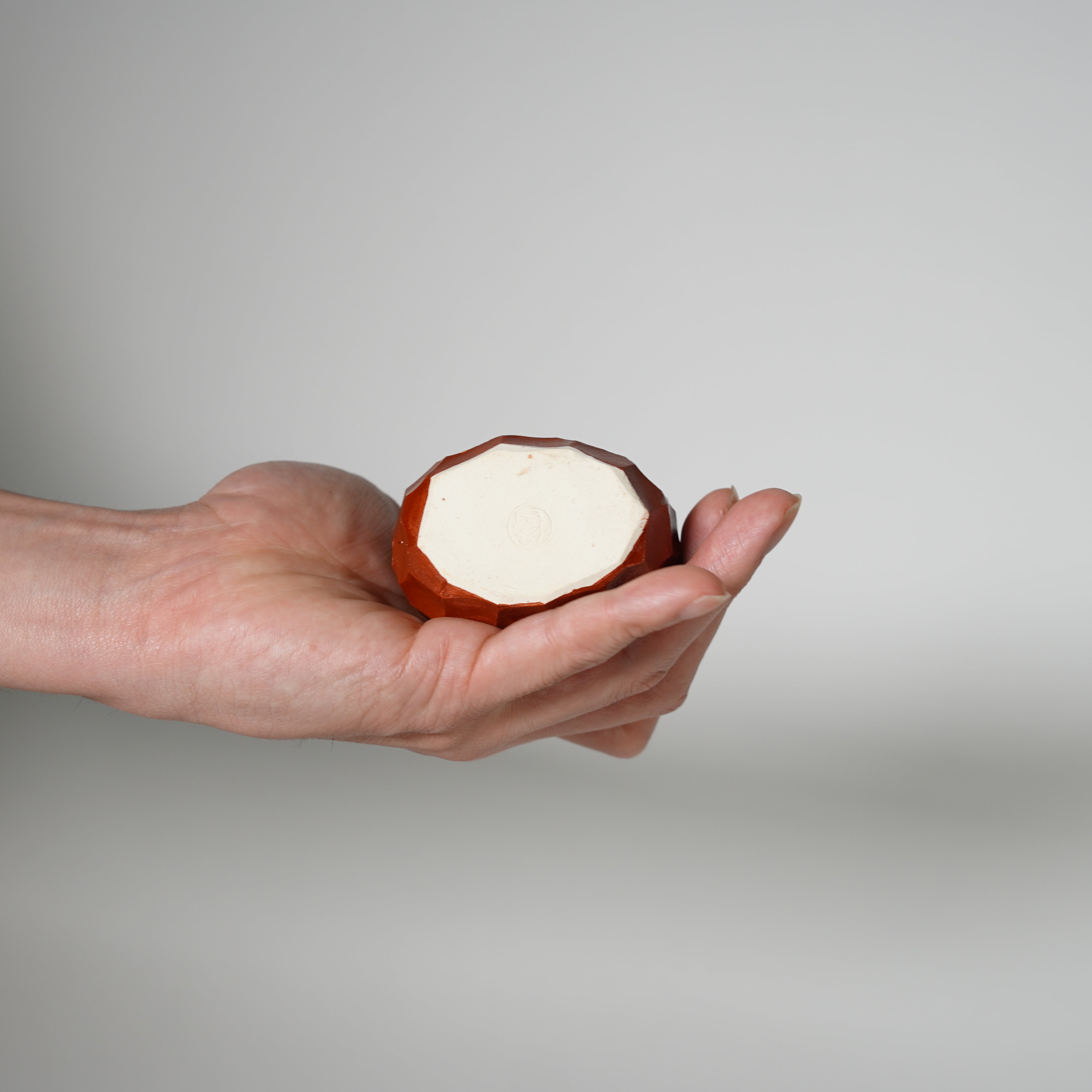 Mini -Vase für eine Blumerot