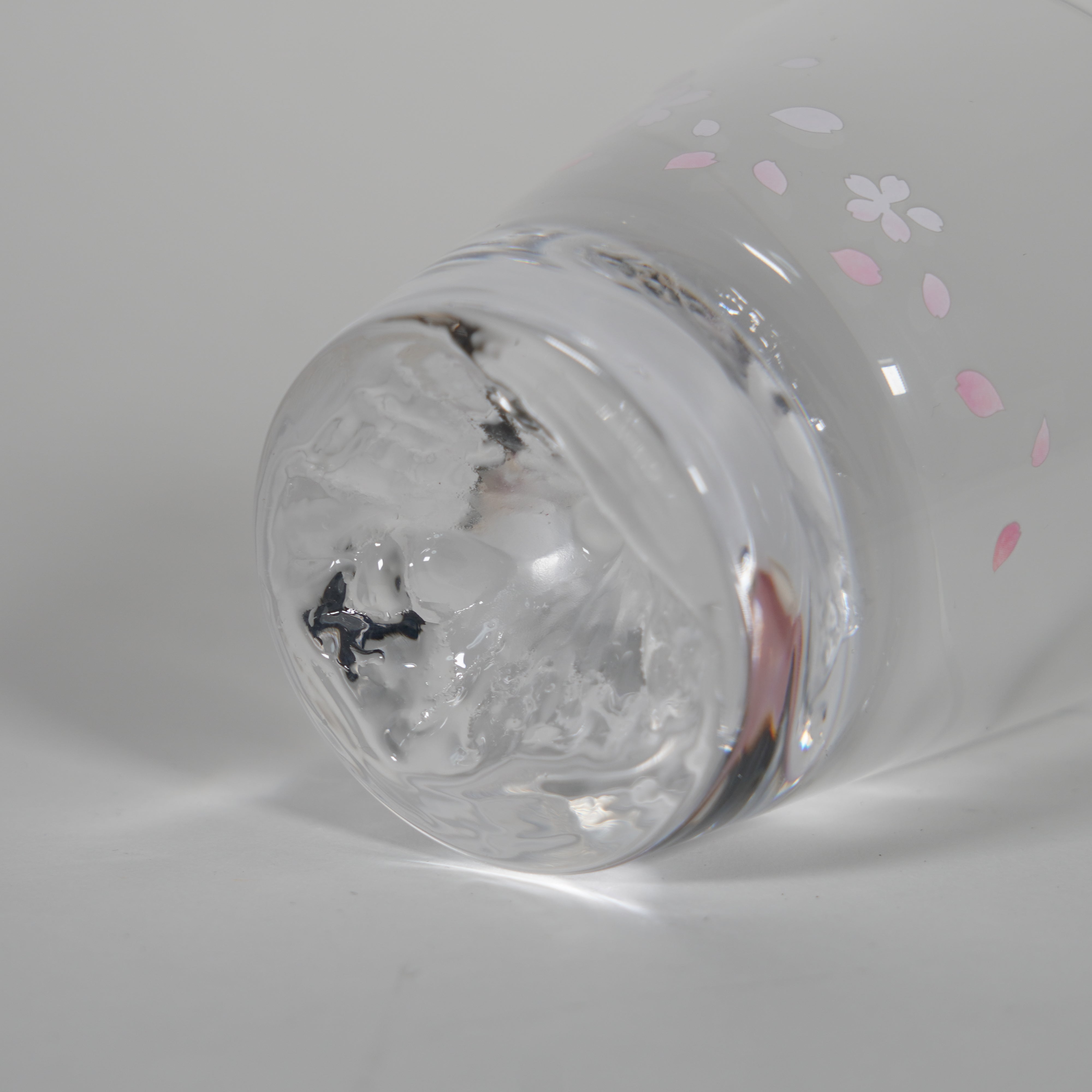 Whiskey Glass / Mt. Fuji Edo Glass / Temperature-Changing Sakura