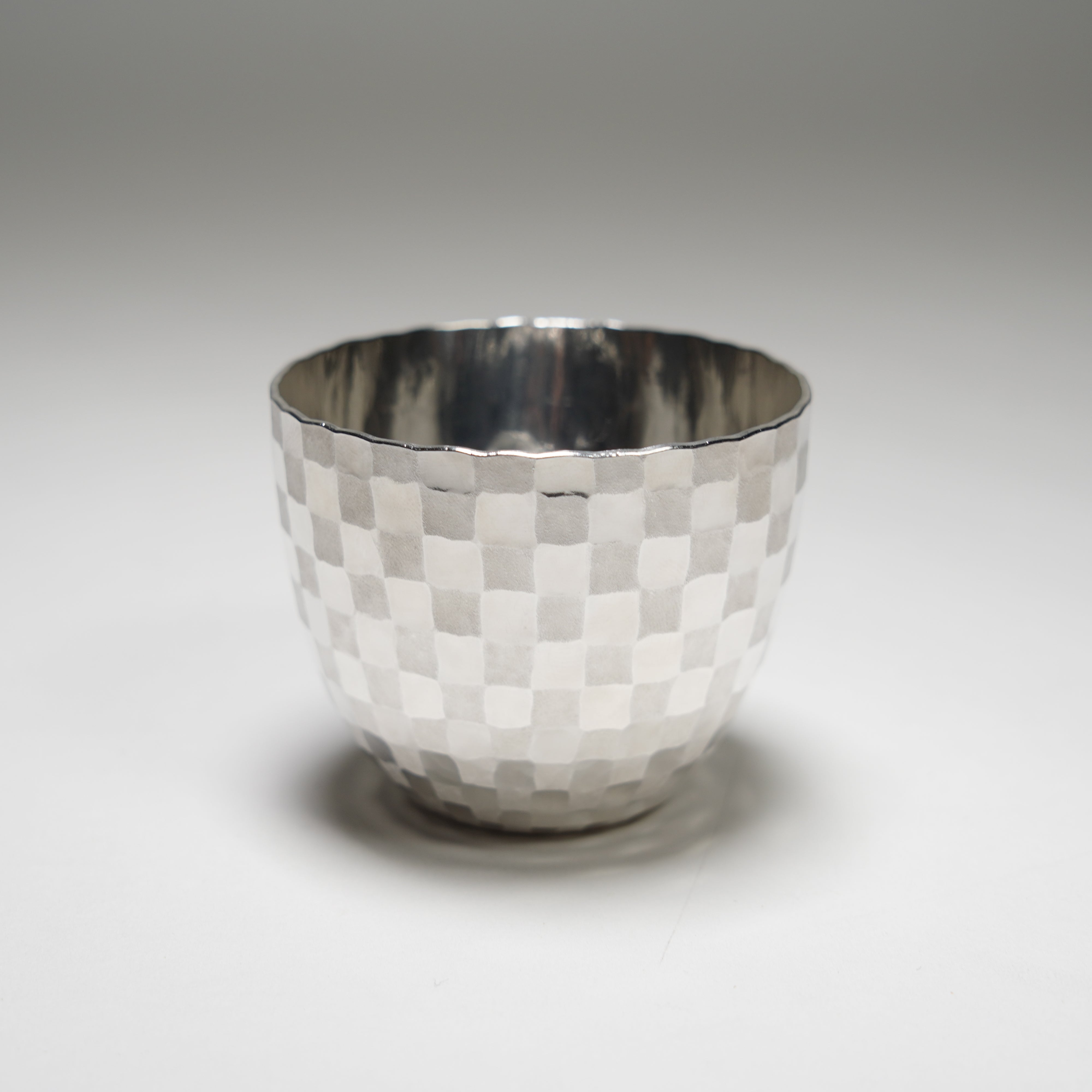 Coupe de saké en argent / crête d'Ichimatsu