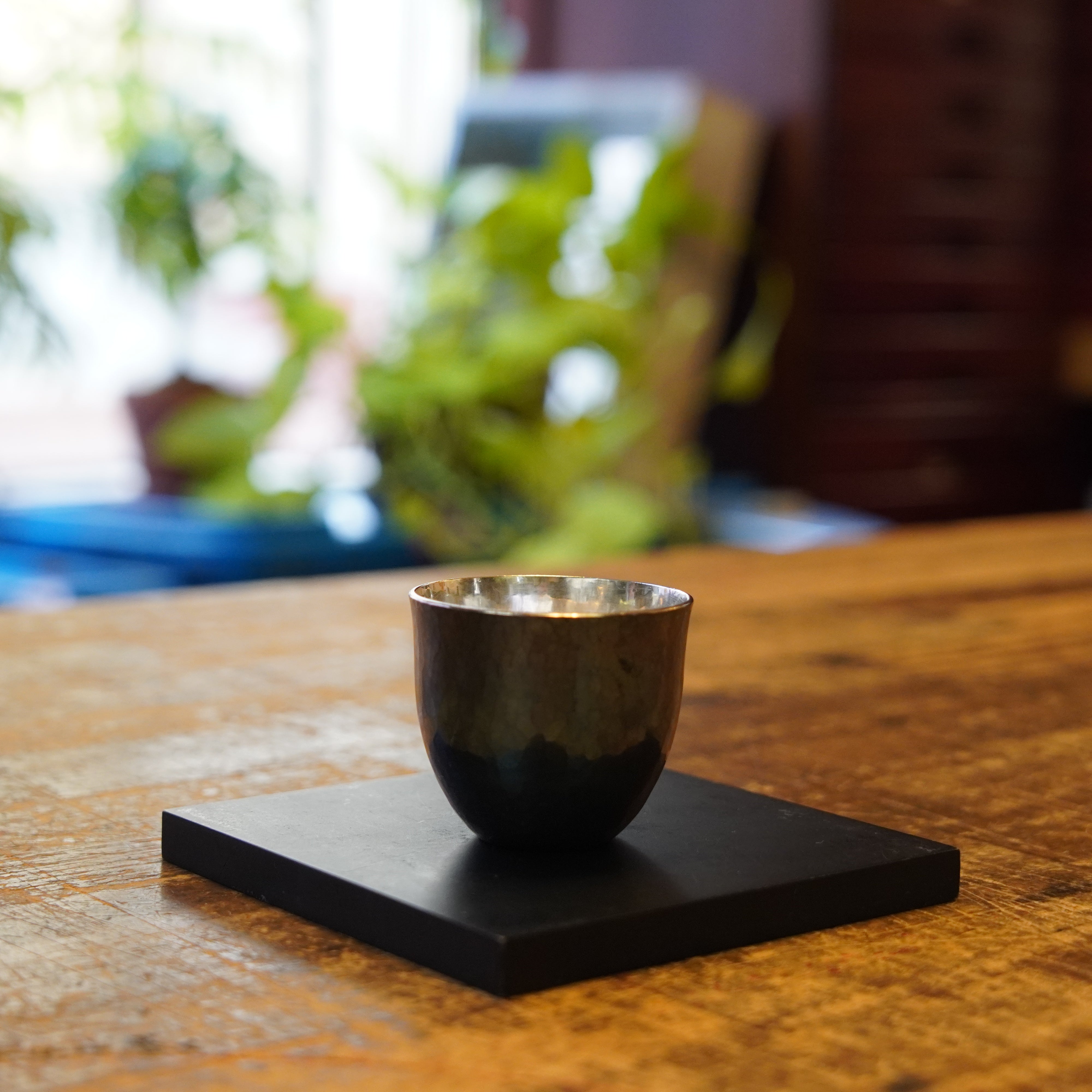 Tasse de saké en argent / hirondelle