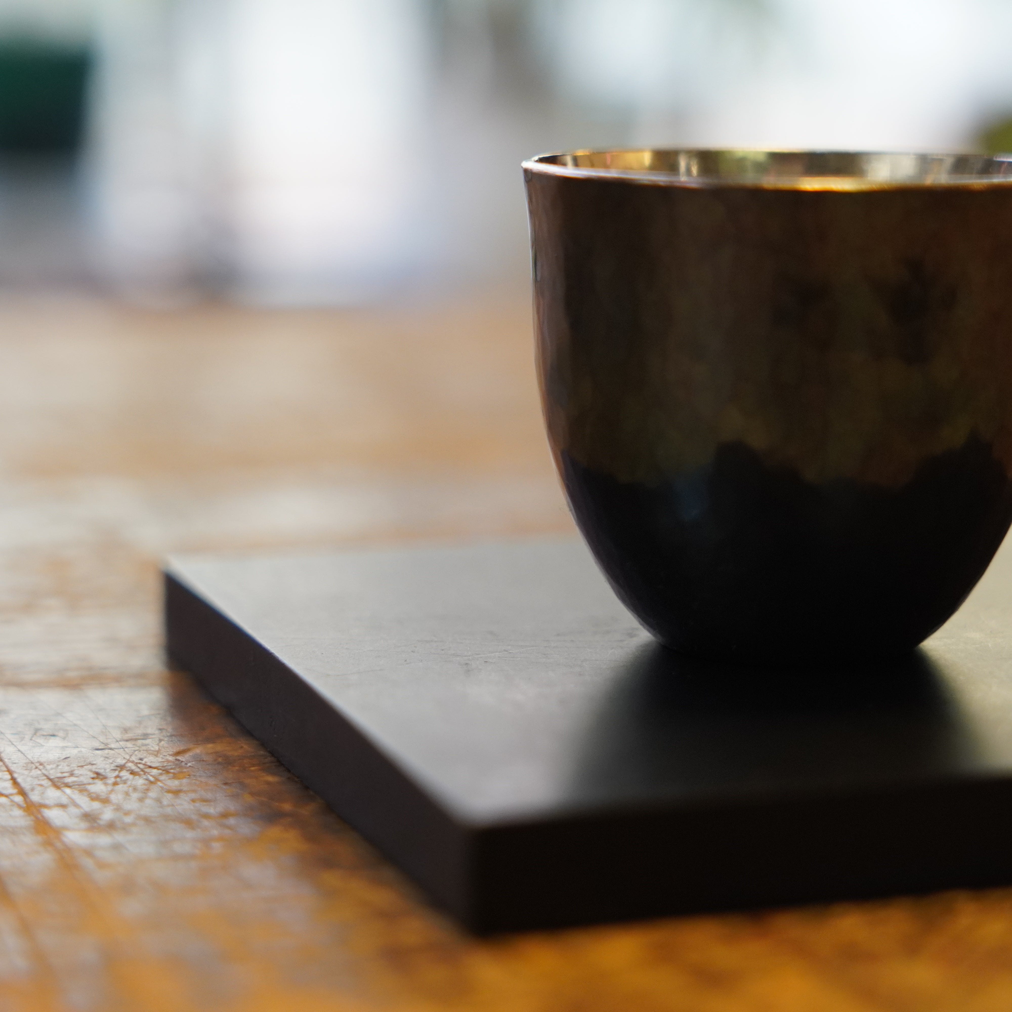 Tasse de saké en argent / hirondelle