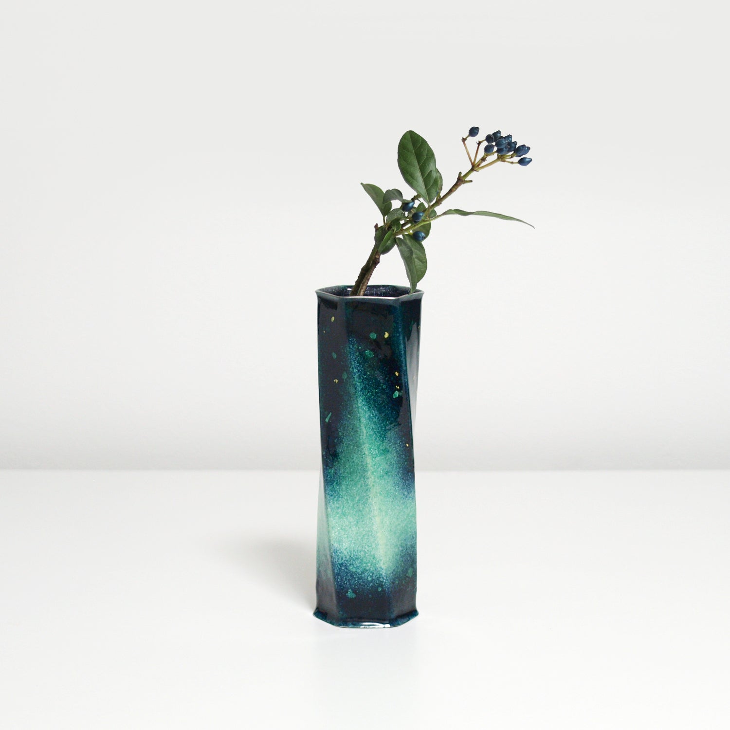 Vaso cloisonne esagonale per un singolo fiore / acqua