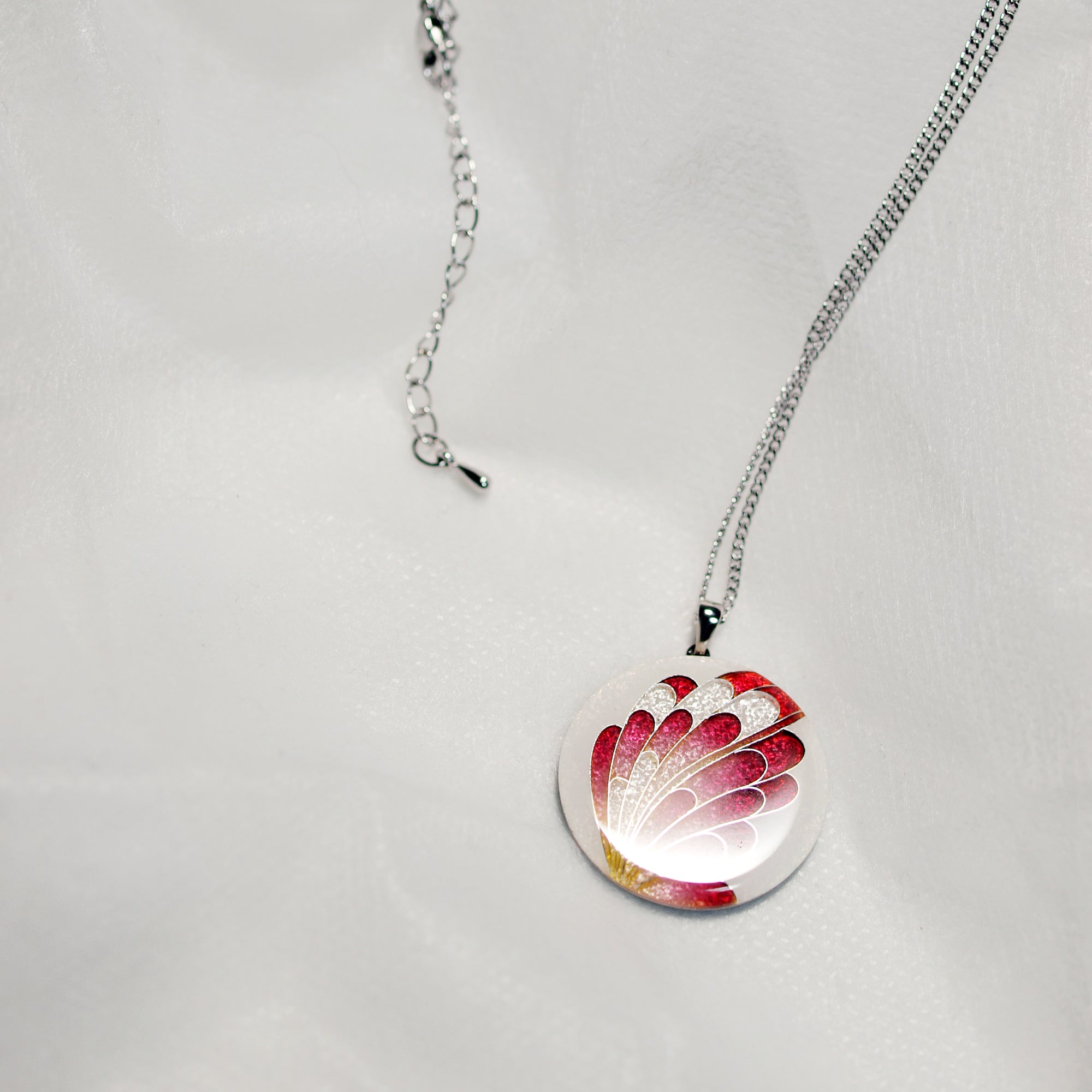 Pendante superfino / farfalla coda di rondine / rosso trasparente