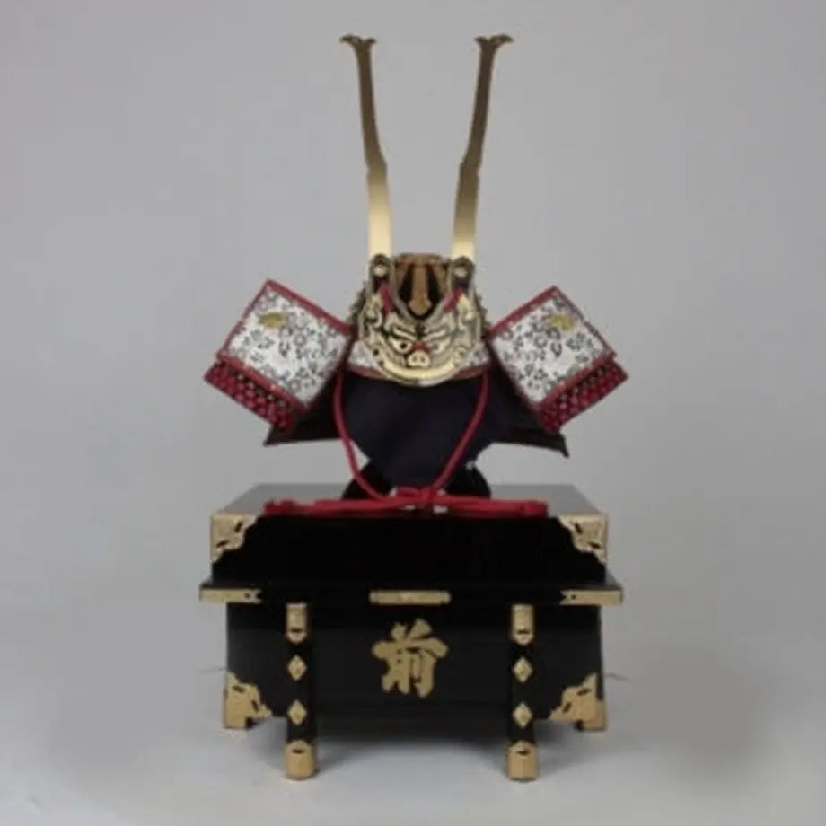 Minamoto no Yoshitsune (solo casco)