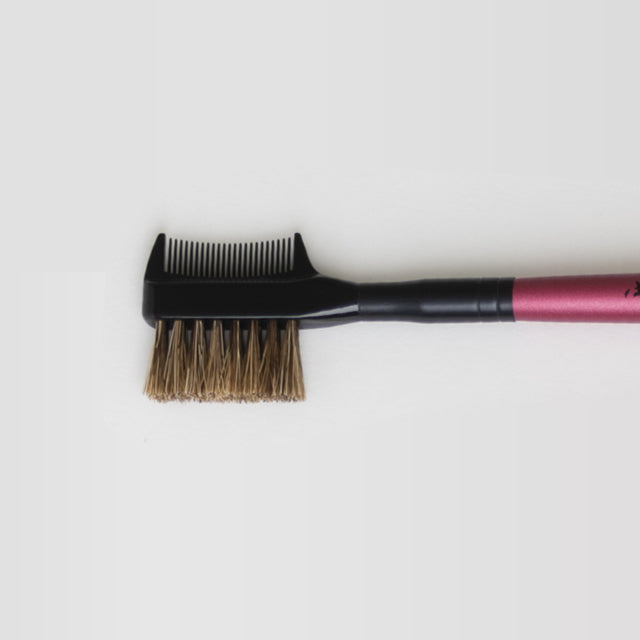 Brushes de maquillage et série de peignes / Nao