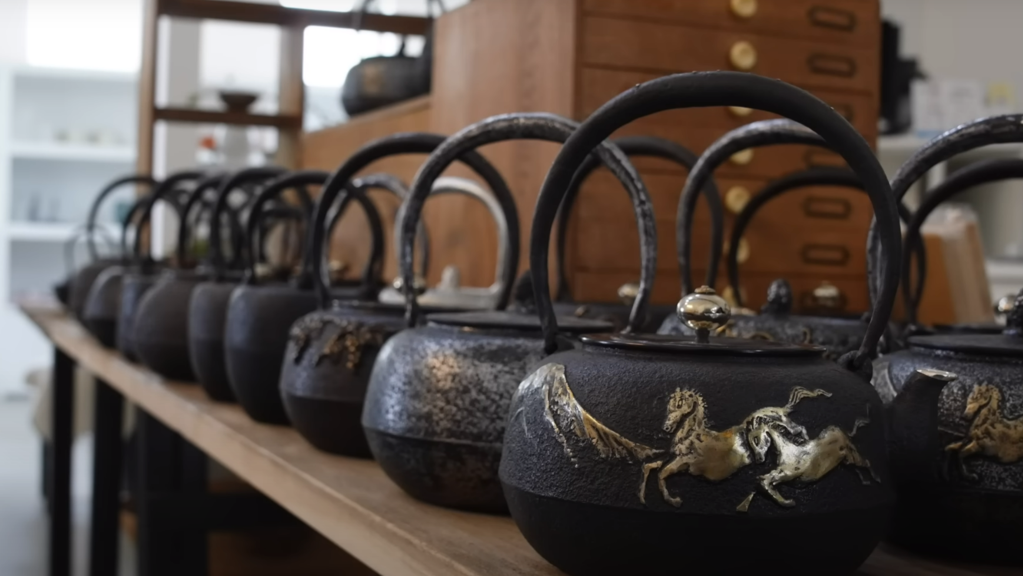 Japanese Iron Kettles : Artistry, Enrichment, and Elegance
