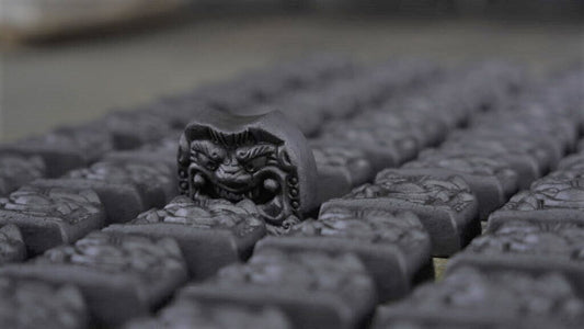 【Sanshu-Gawara】The demon that continues to protect the house with the roof tiles.