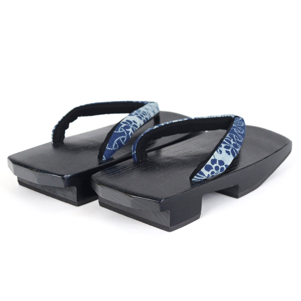 Japanische Sandalen / traditionelles Muster